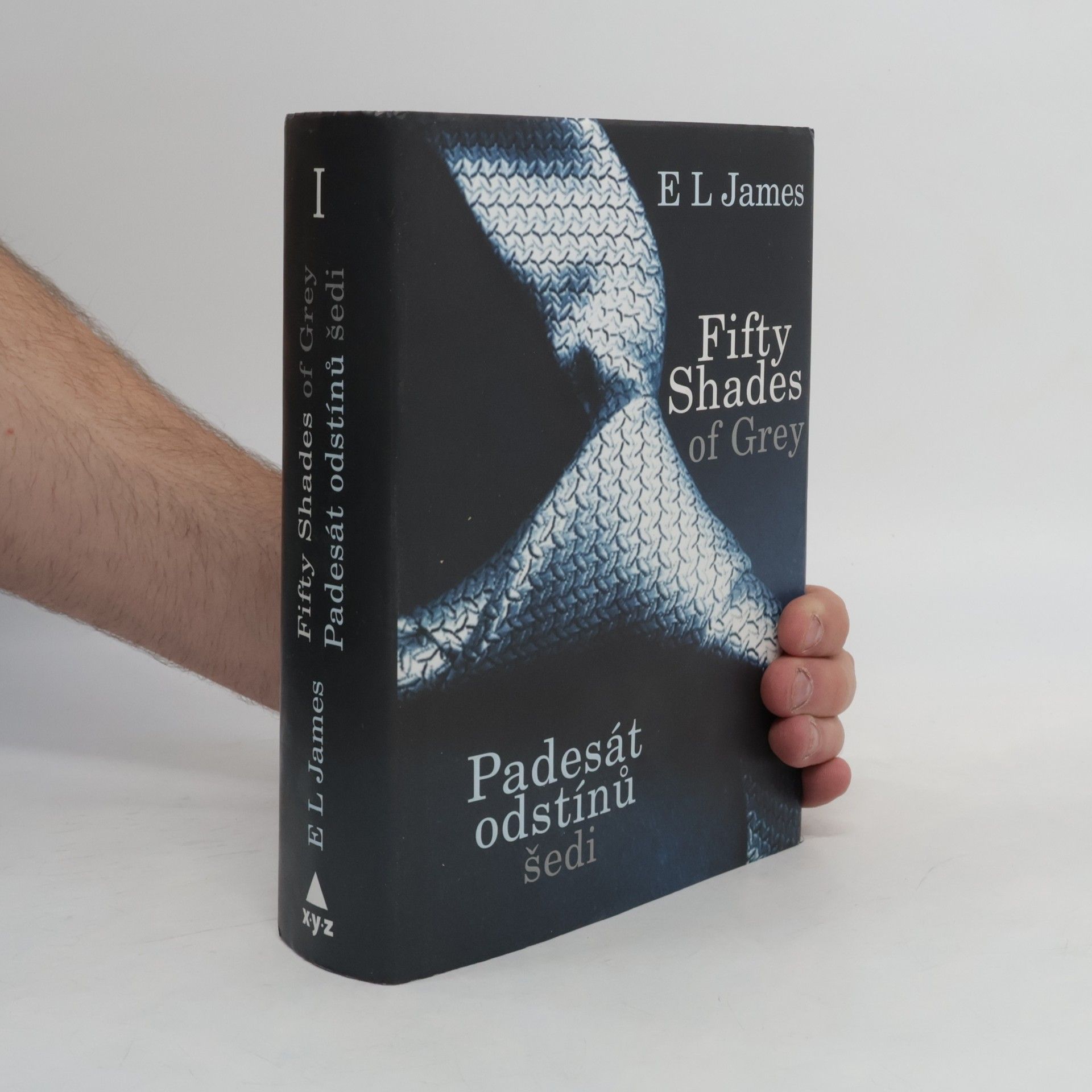 E. L. James Padesát odstínů šedi