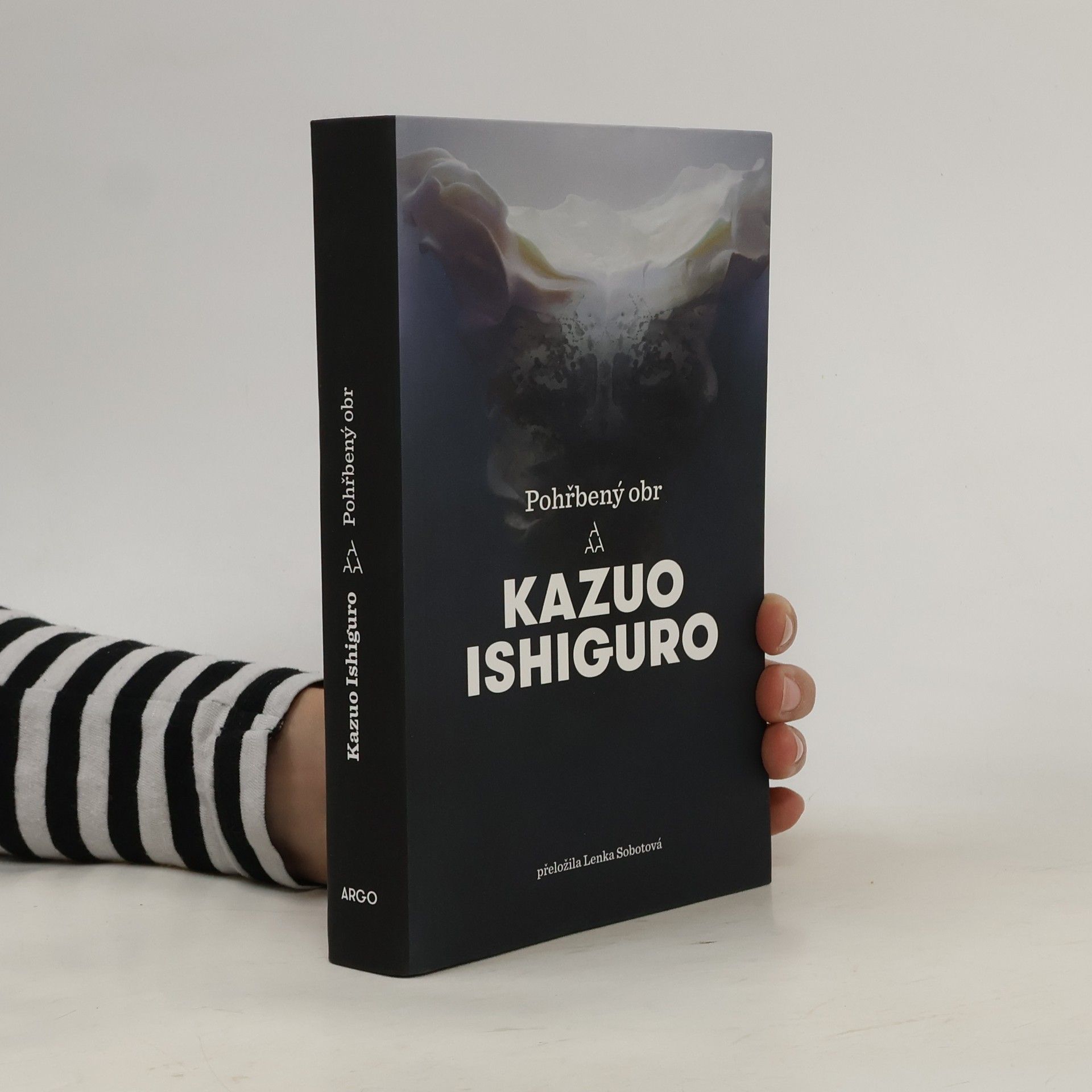Kazuo Ishiguro Pohřbený obr