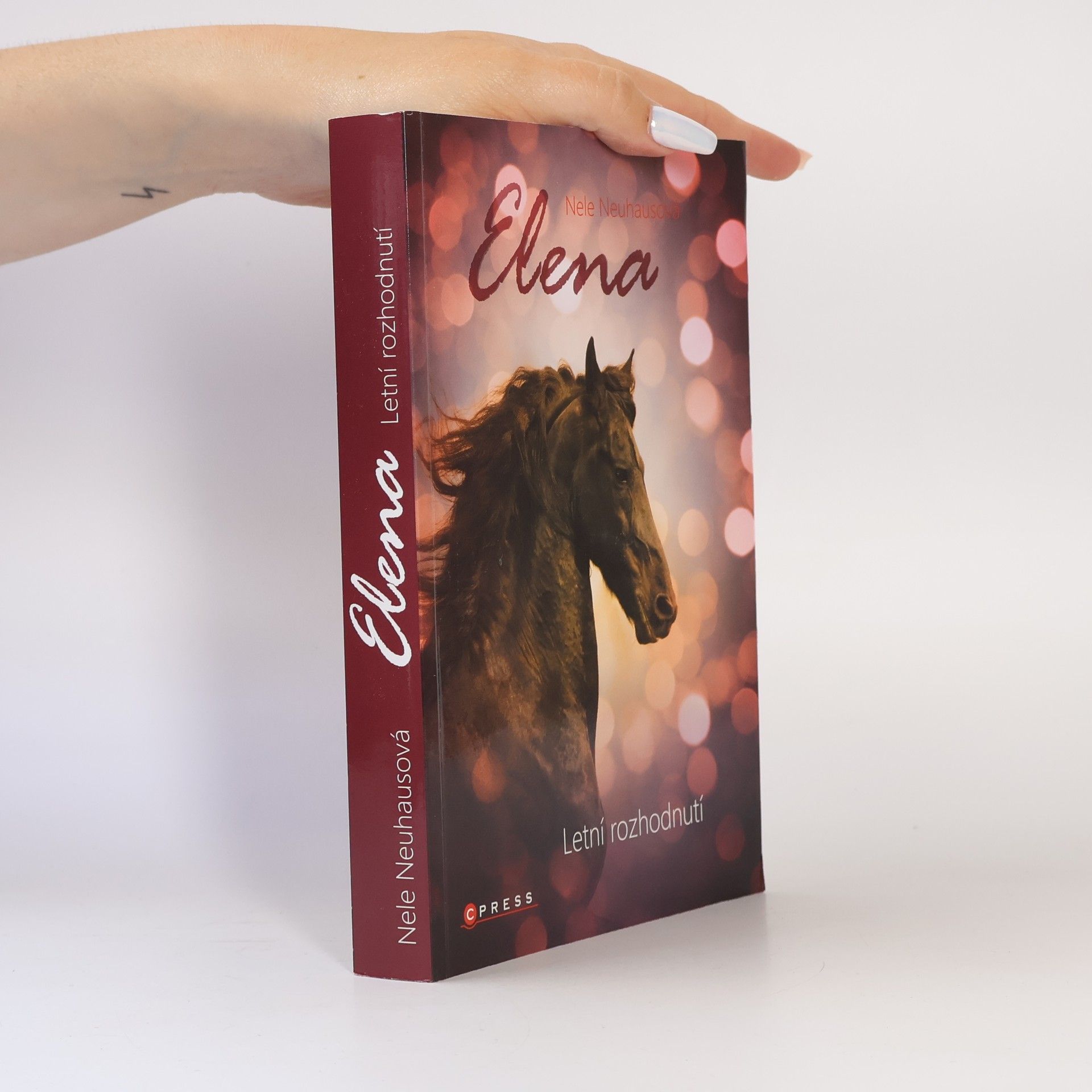Nele Neuhaus Elena. Letní rozhodnutí