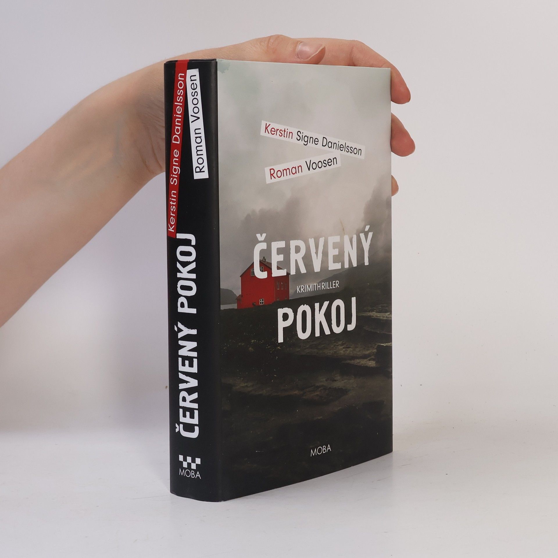 Roman Voosen Červený pokoj