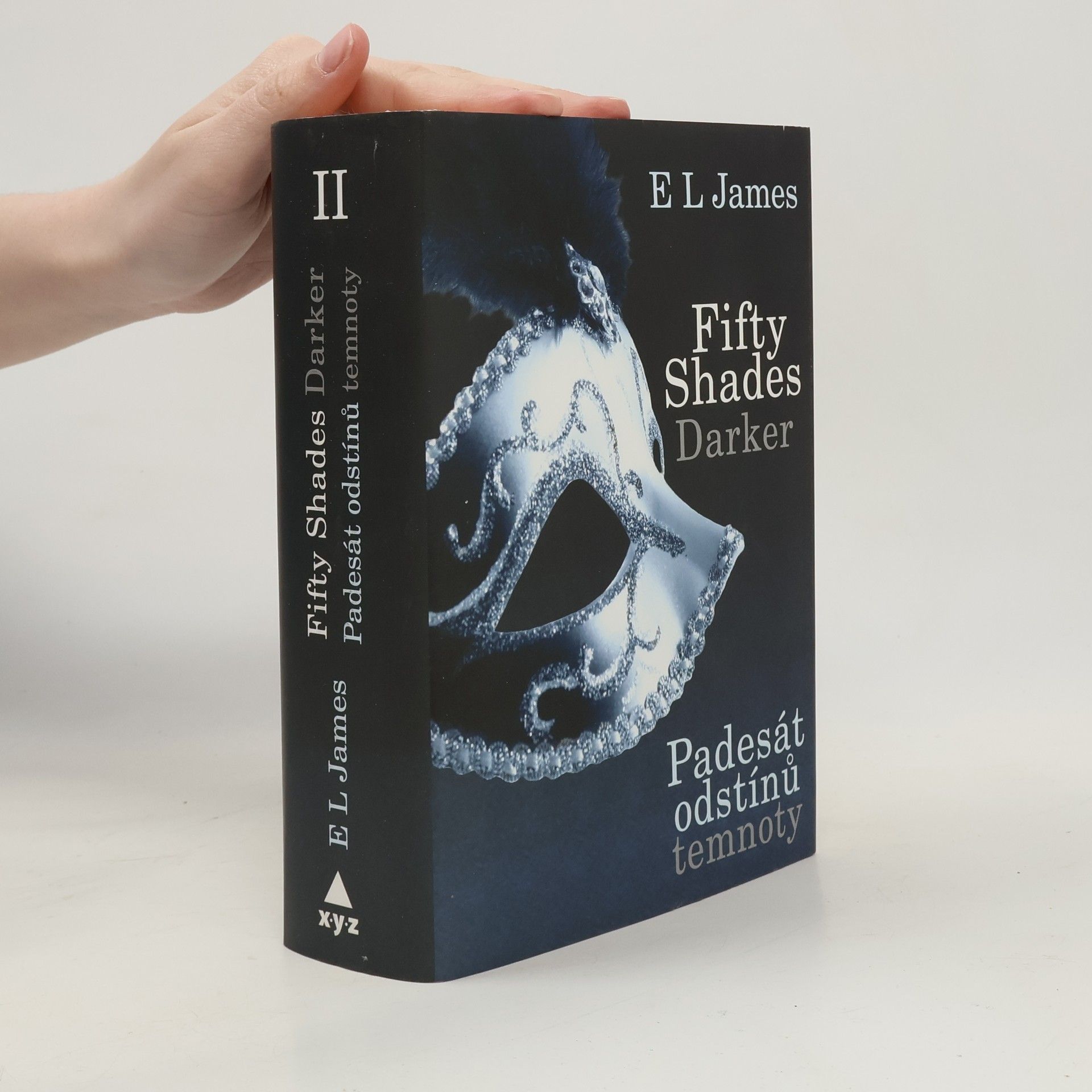 E. L. James Padesát odstínů temnoty