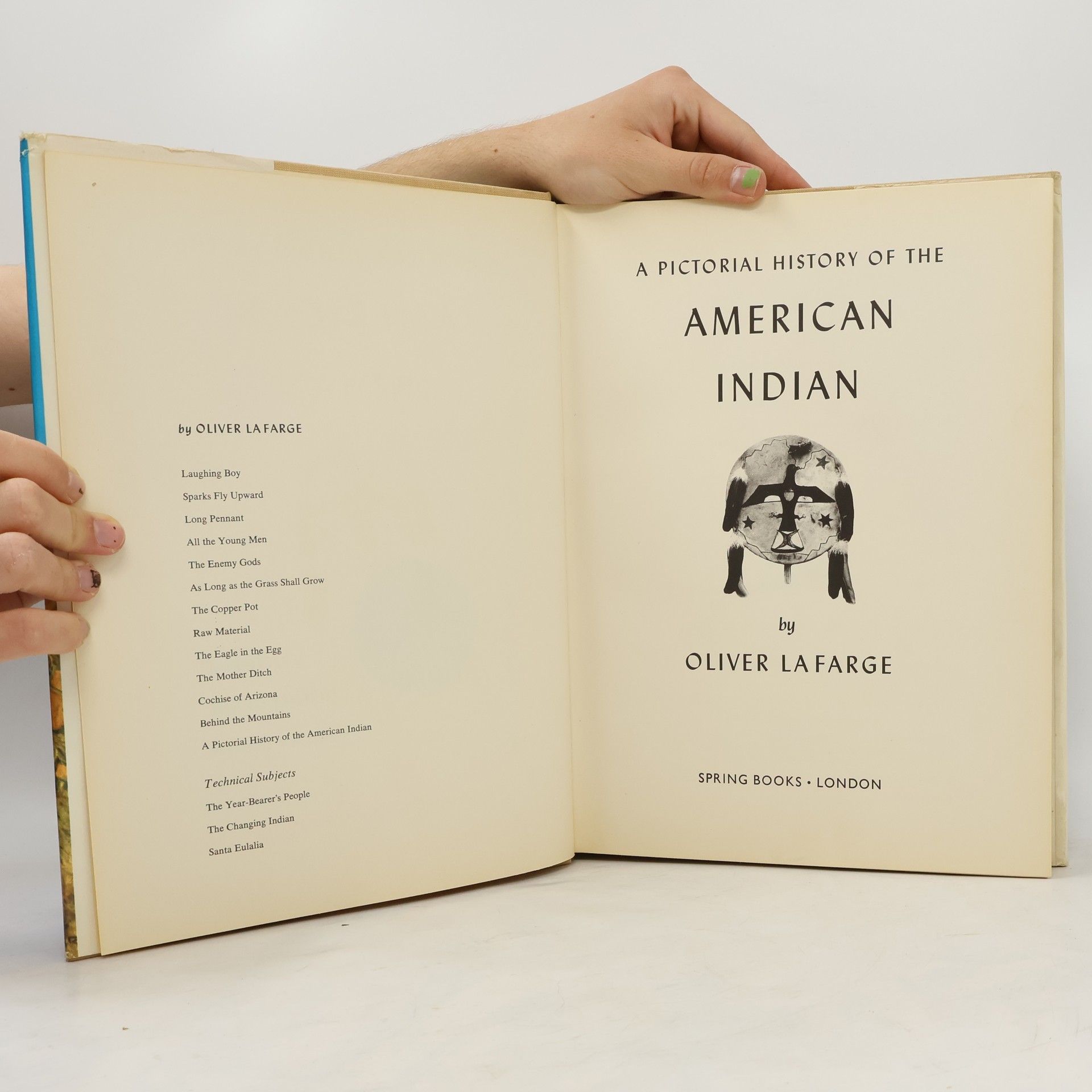 Oliver La Farge A pictorial history of the American Indian