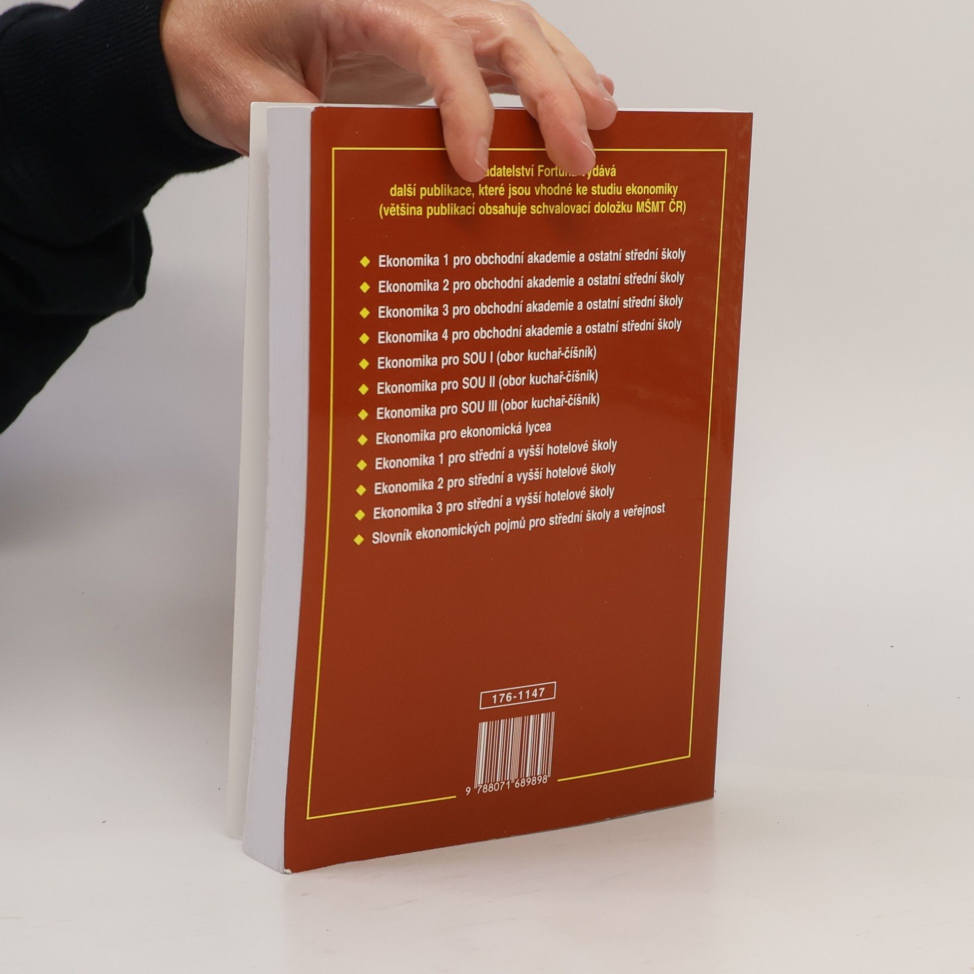 Biňovec Karel Přehled učiva k maturitní zkoušce z ekonomiky