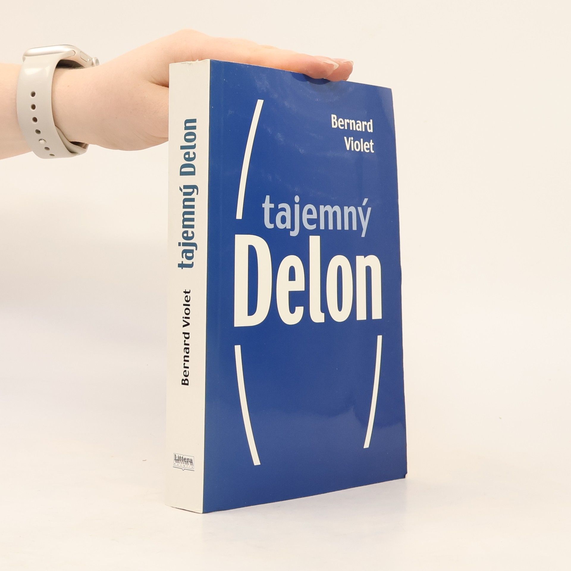 Bernard Violet Tajemný Delon
