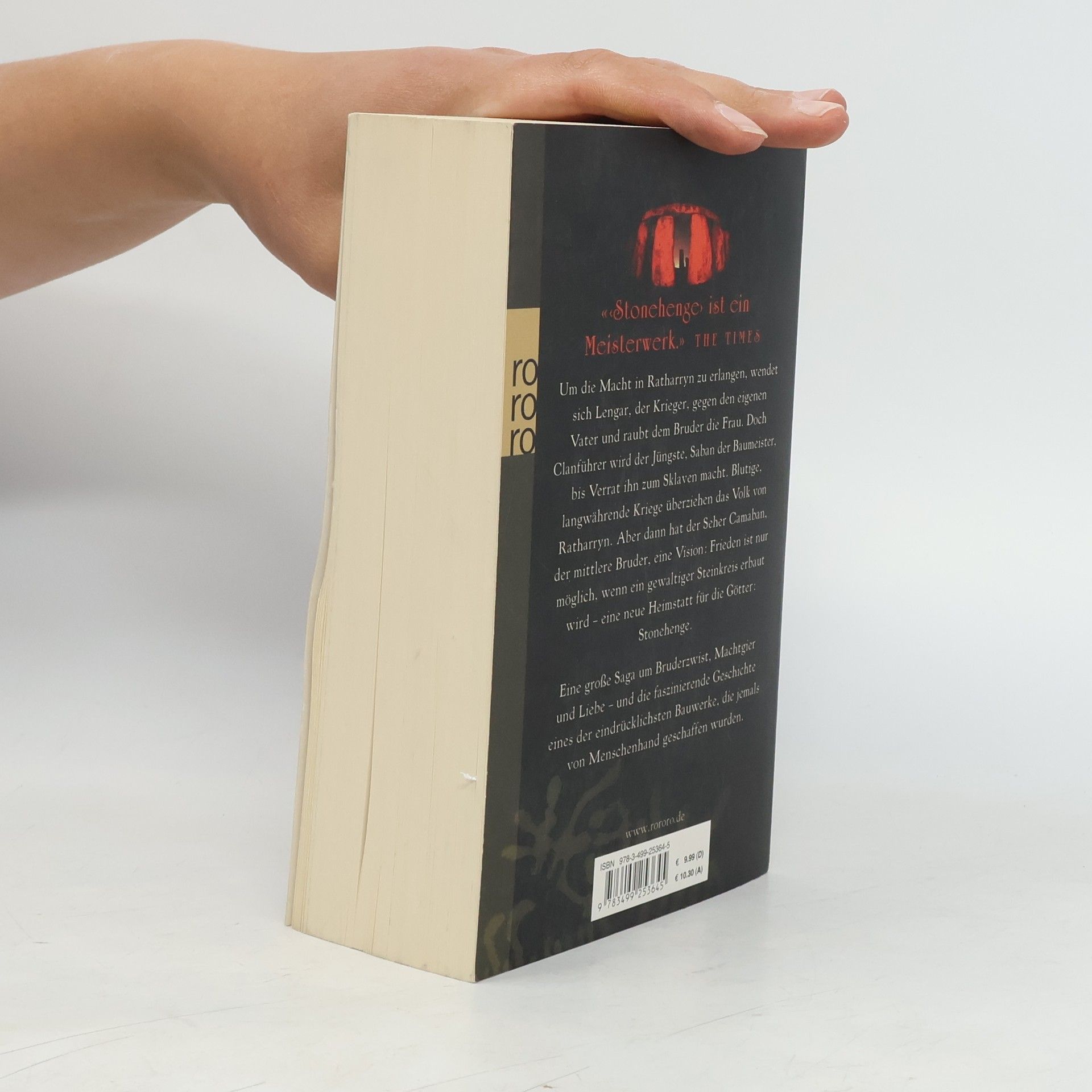 Bernard Cornwell Stonehenge