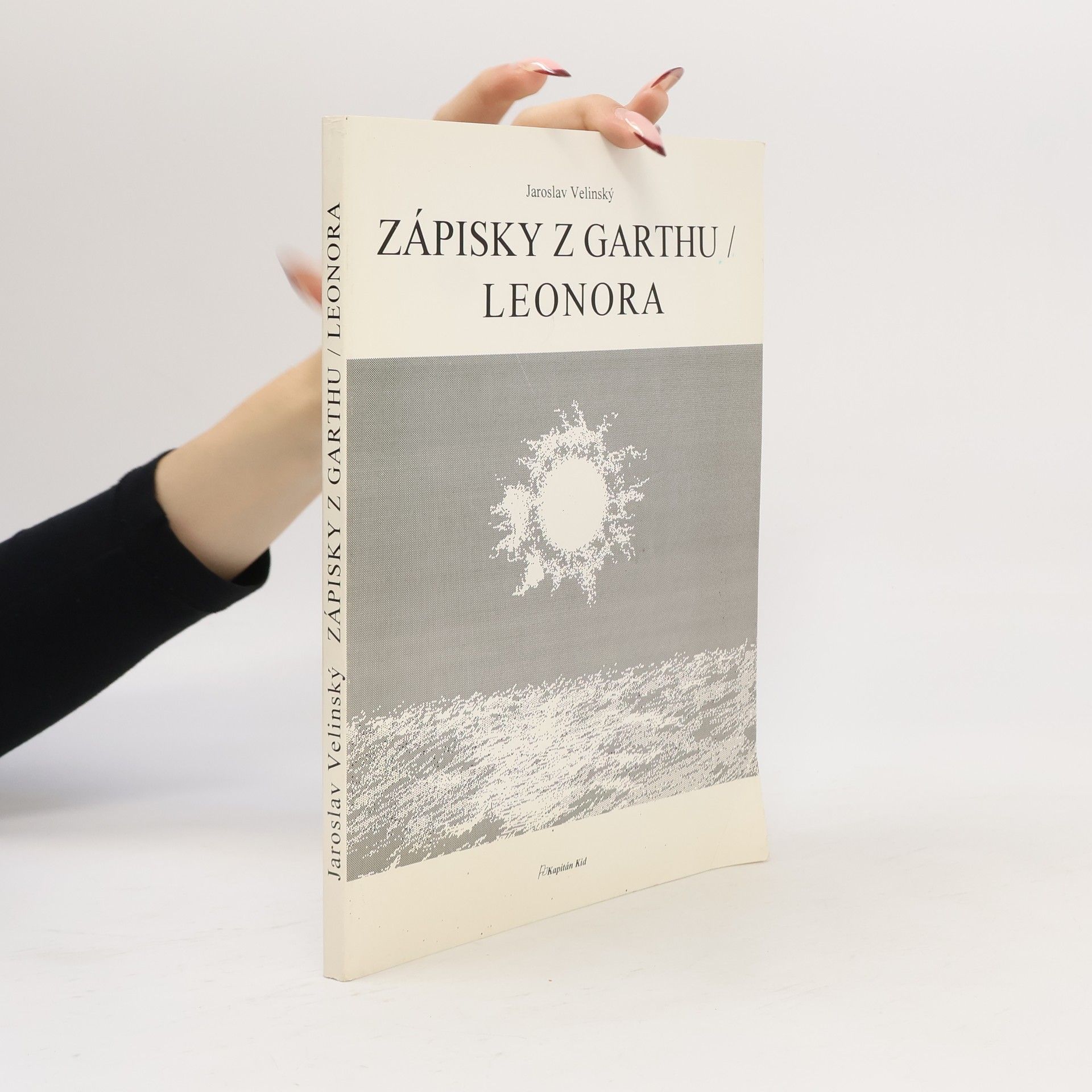 Zápisky z Garthu / Leonora