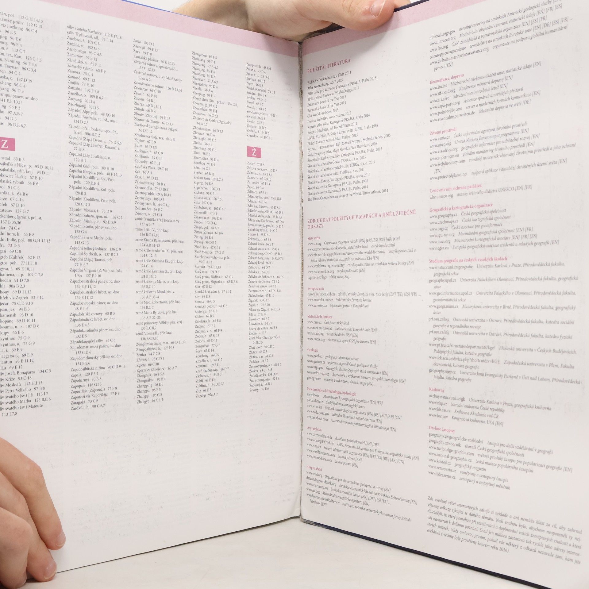 Autorenkollektiv Školní atlas světa