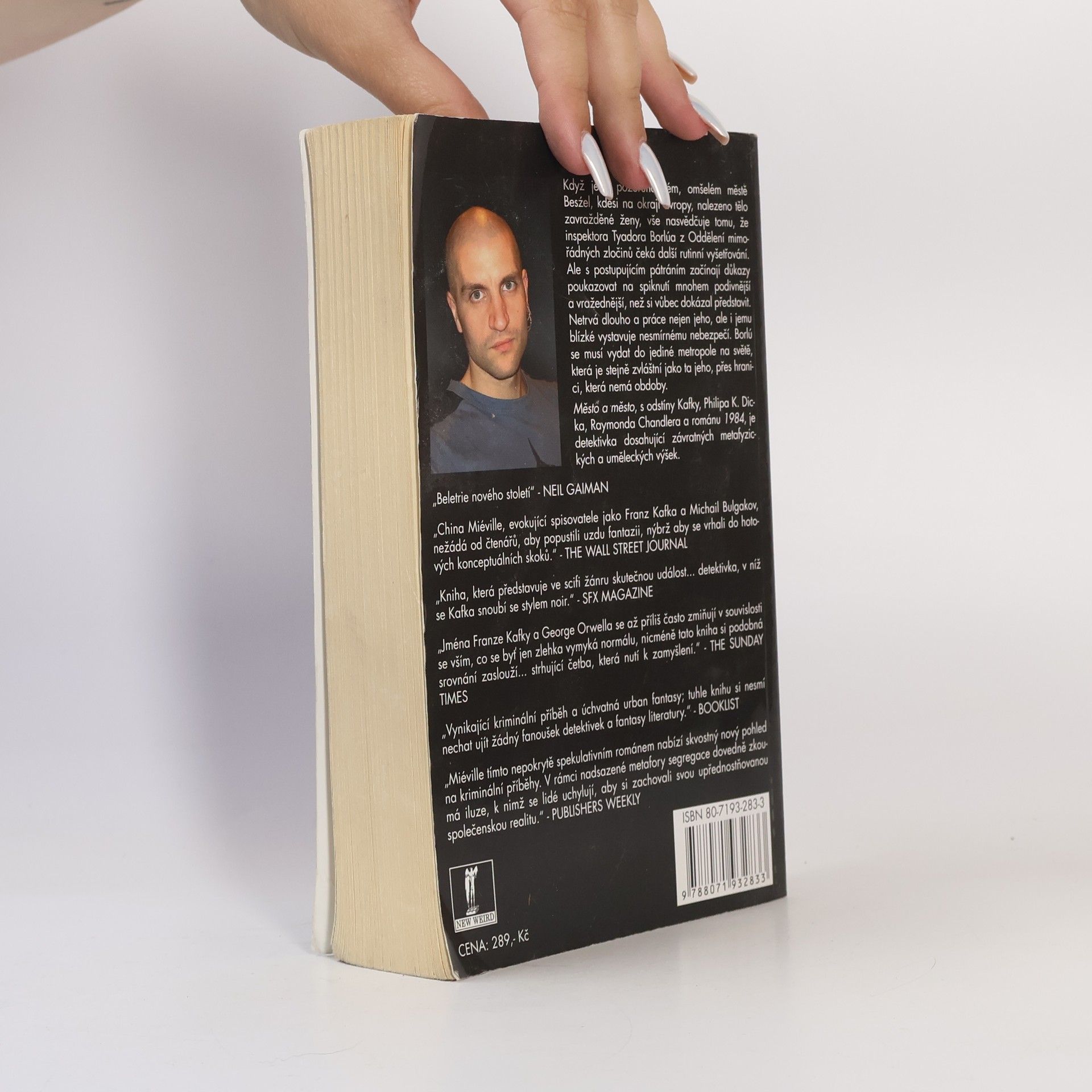 China Miéville Město & město