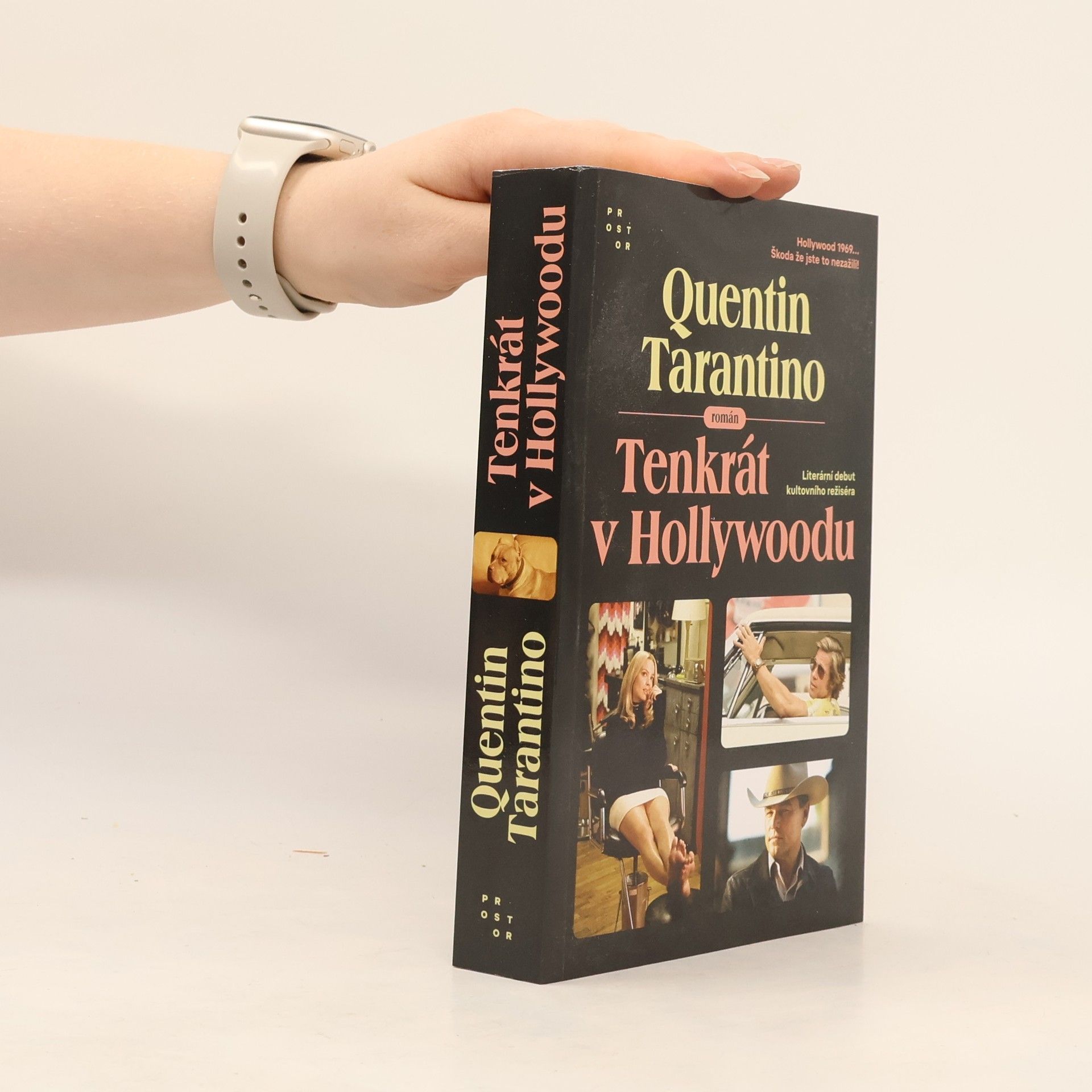 Quentin Tarantino Tenkrát v Hollywoodu : román