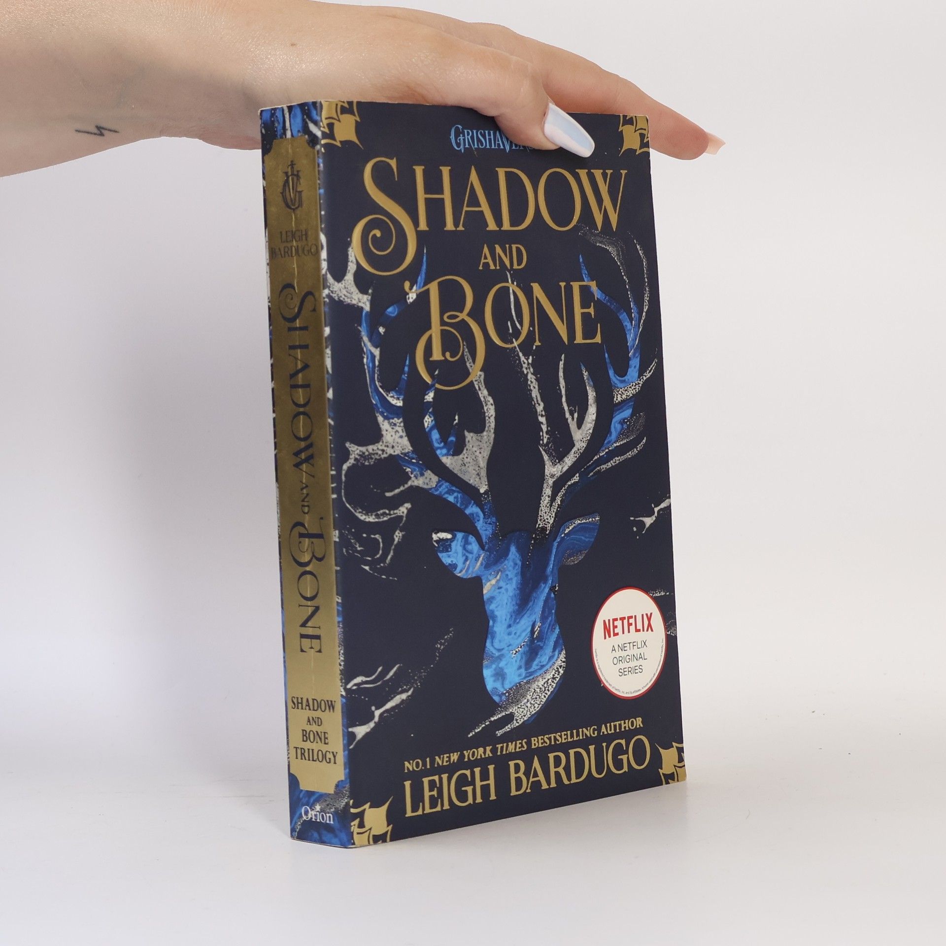 Leigh Bardugo Shadow and Bone
