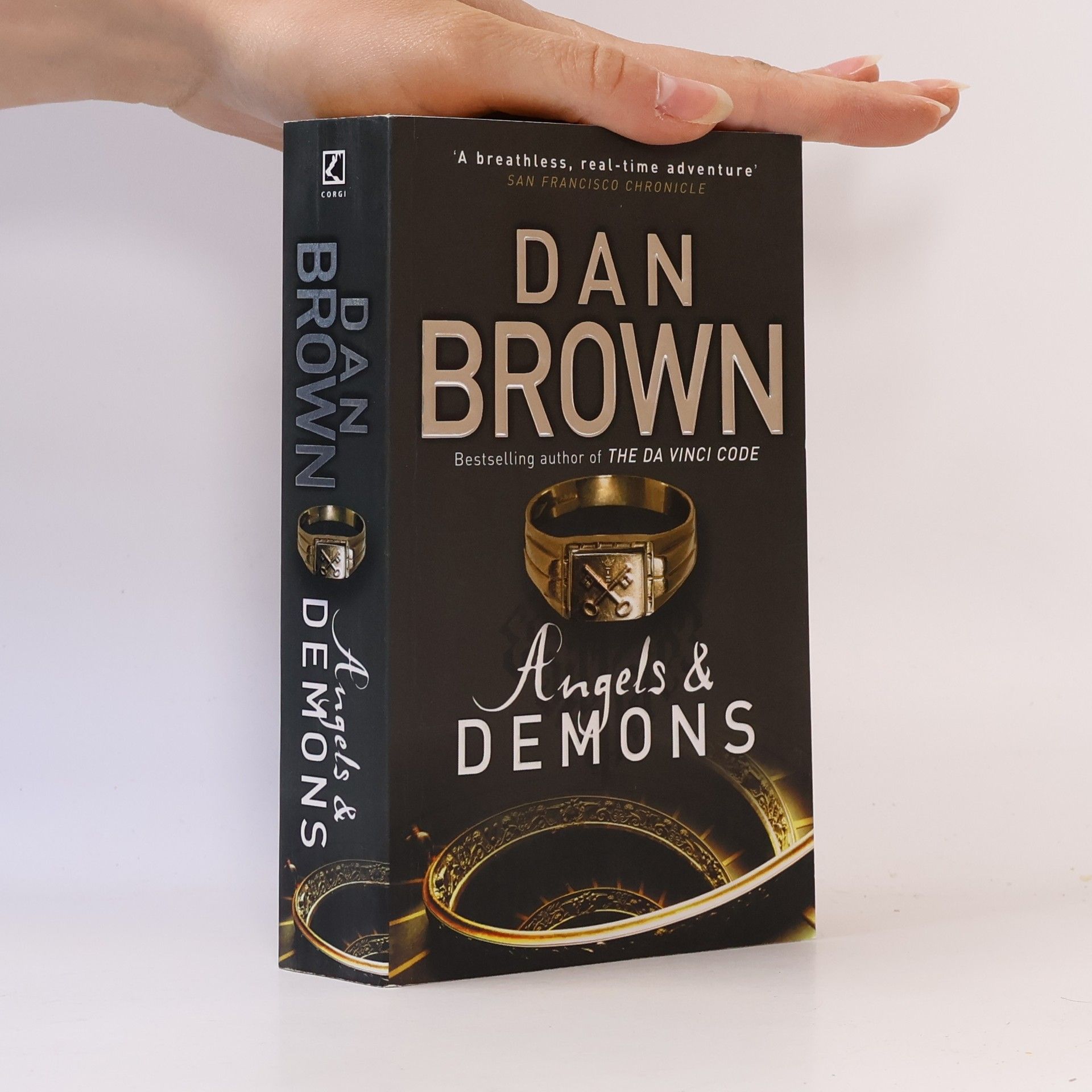 Dan Brown Angels & Demons
