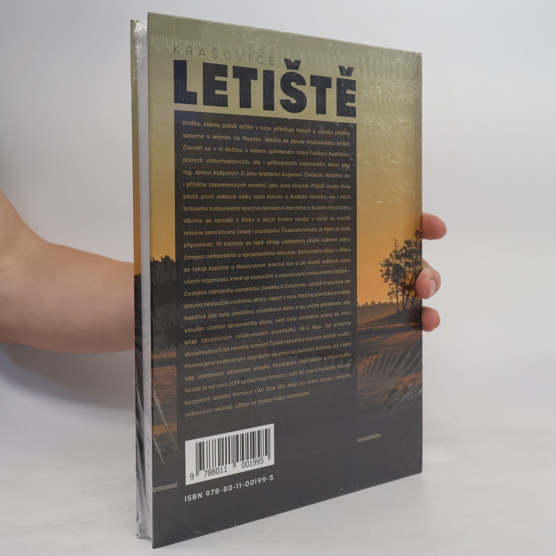 Michal Plavec Letiště Krašovice : střípky z historie píseckého létání