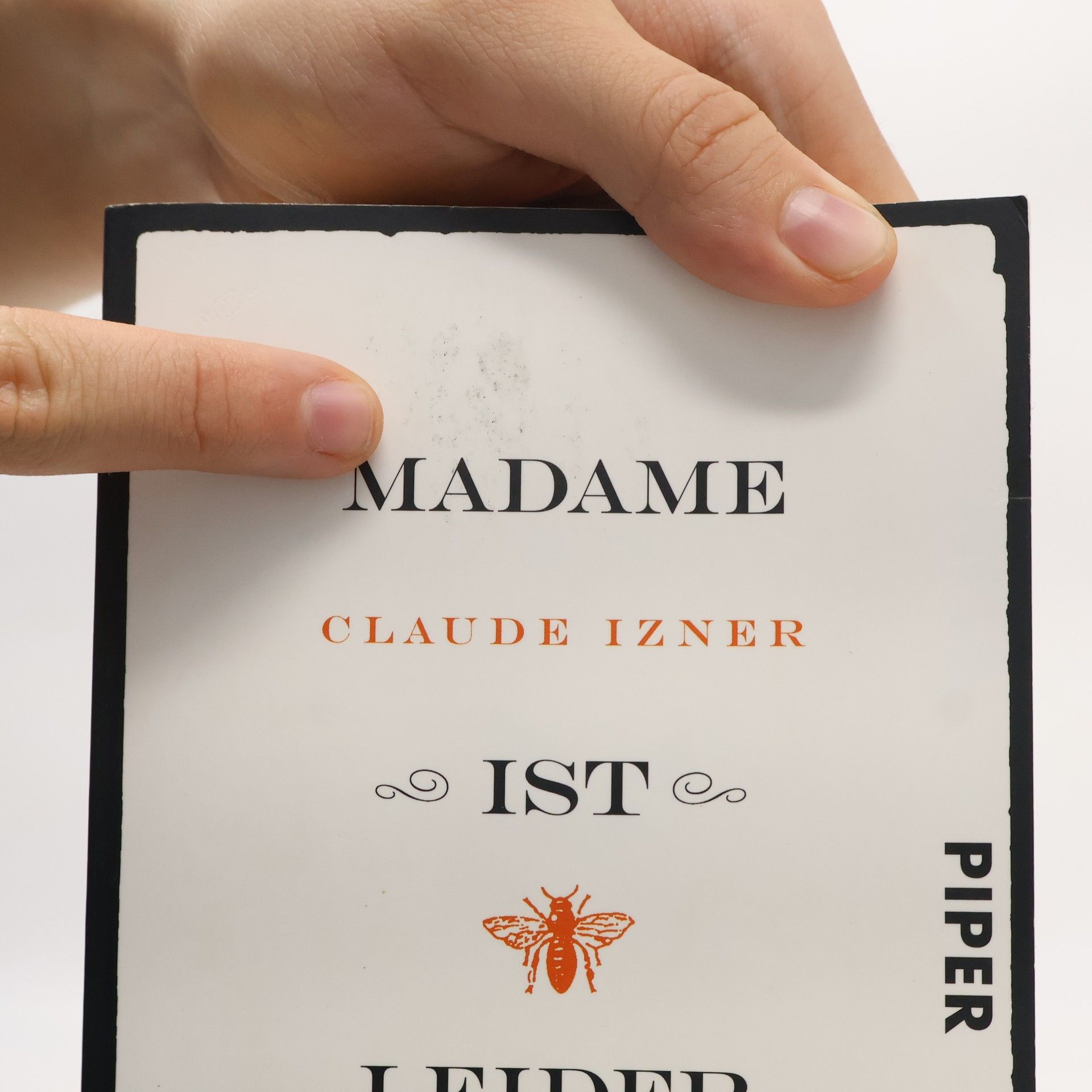 Claude Izner Madame ist leider verschieden