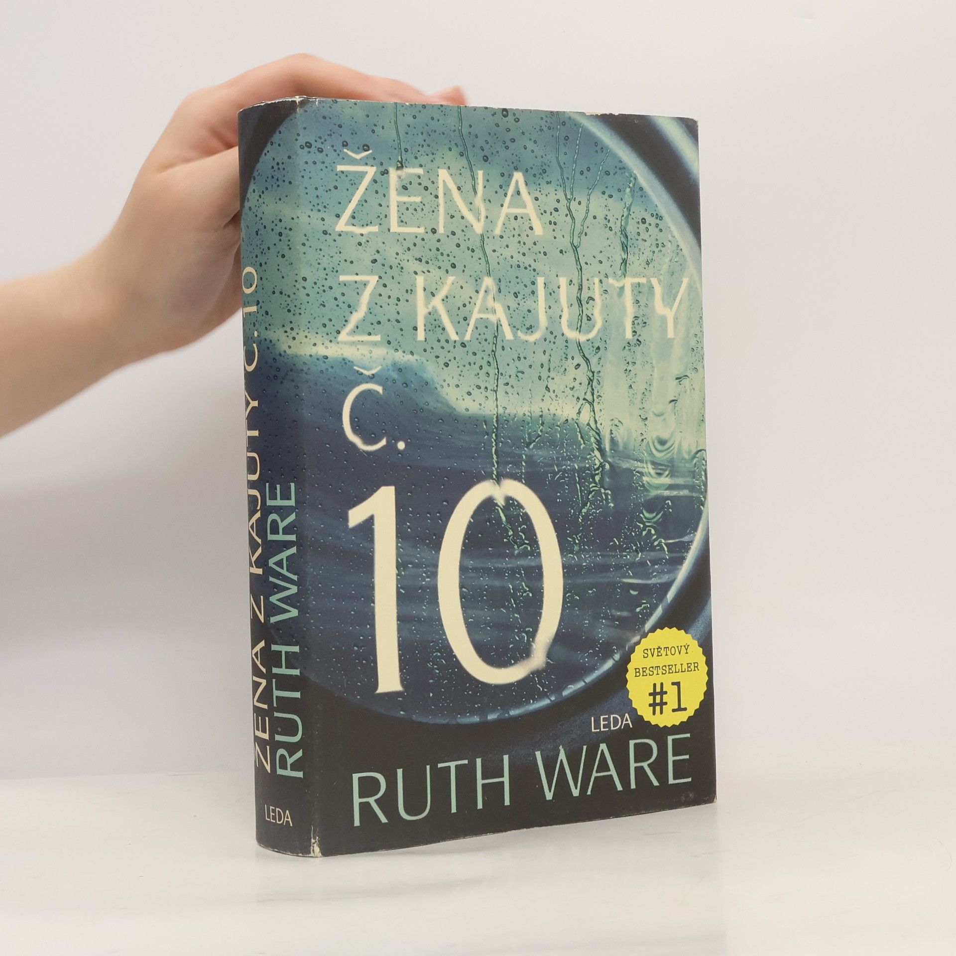 Ruth Ware Žena z kajuty č. 10