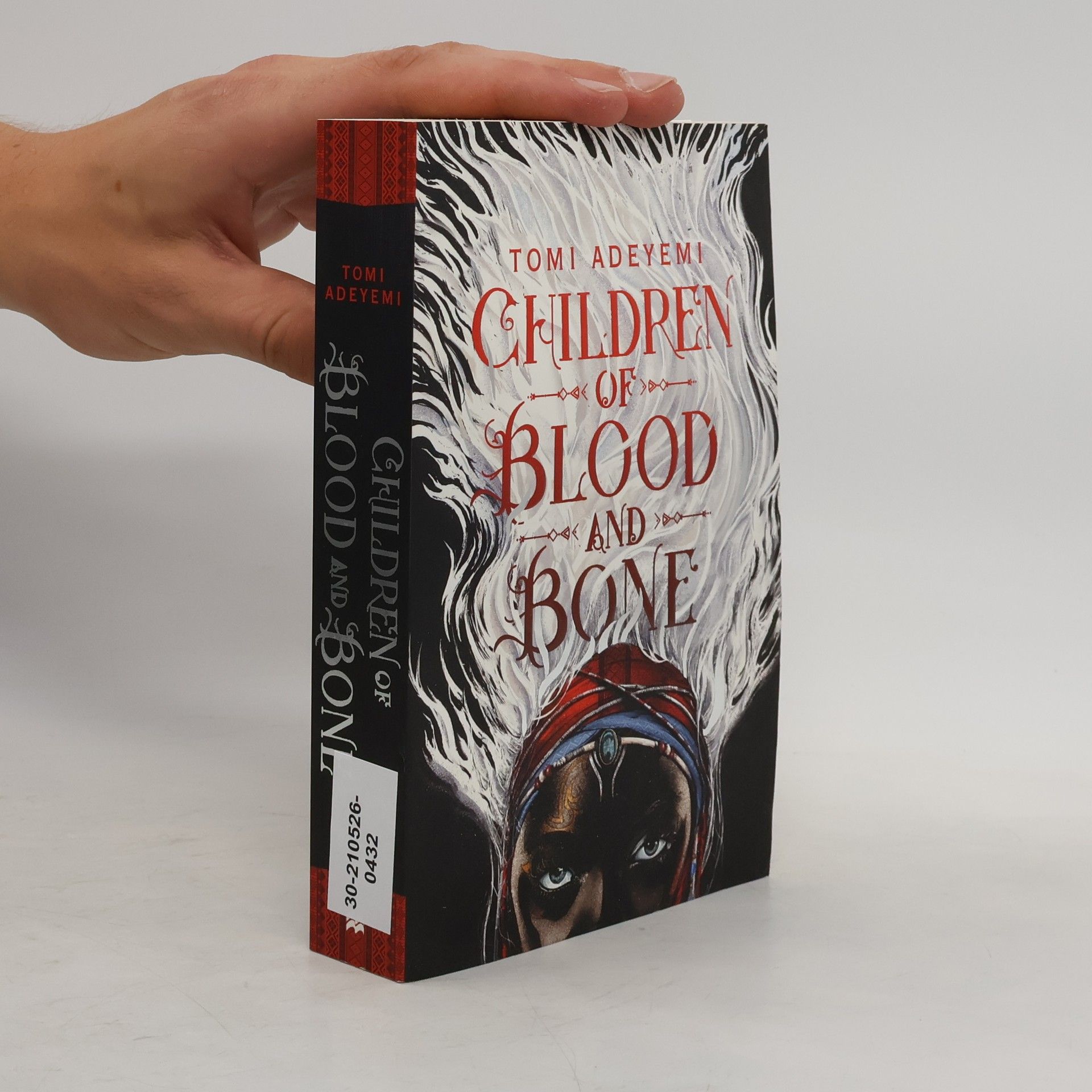 Tomi Adeyemi Children of blood and bone