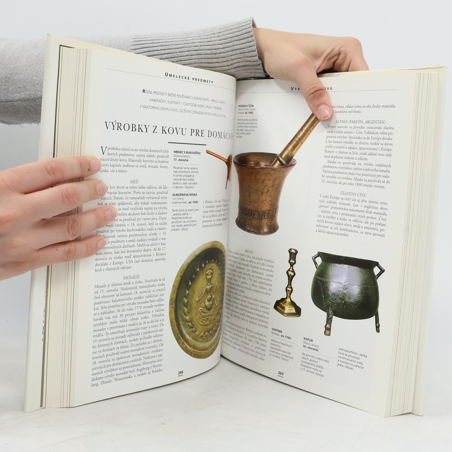 Collectif d'auteurs Ilustrované dějiny starožitností