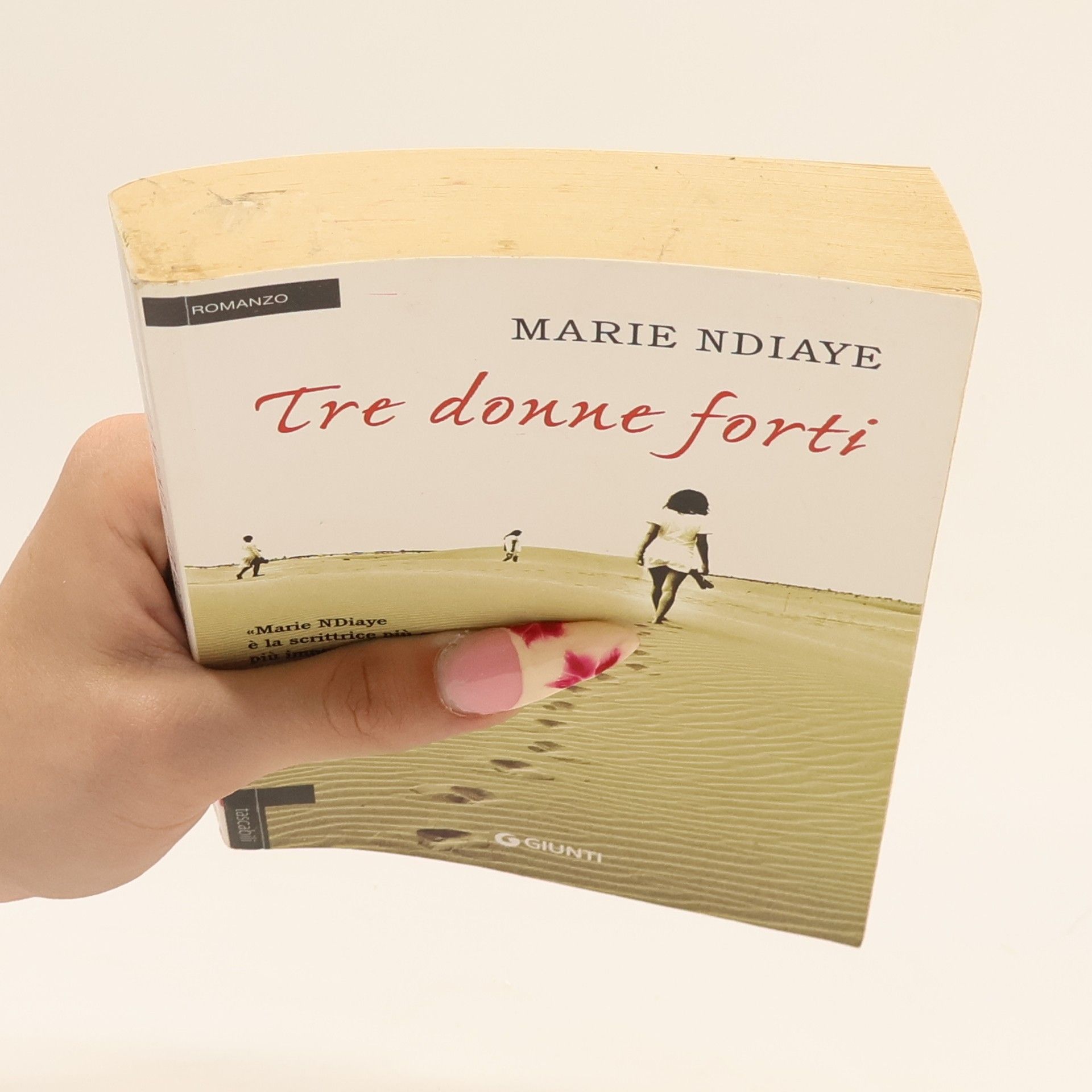 Marie Ndiaye Tascabili Giunti: Tre donne forti