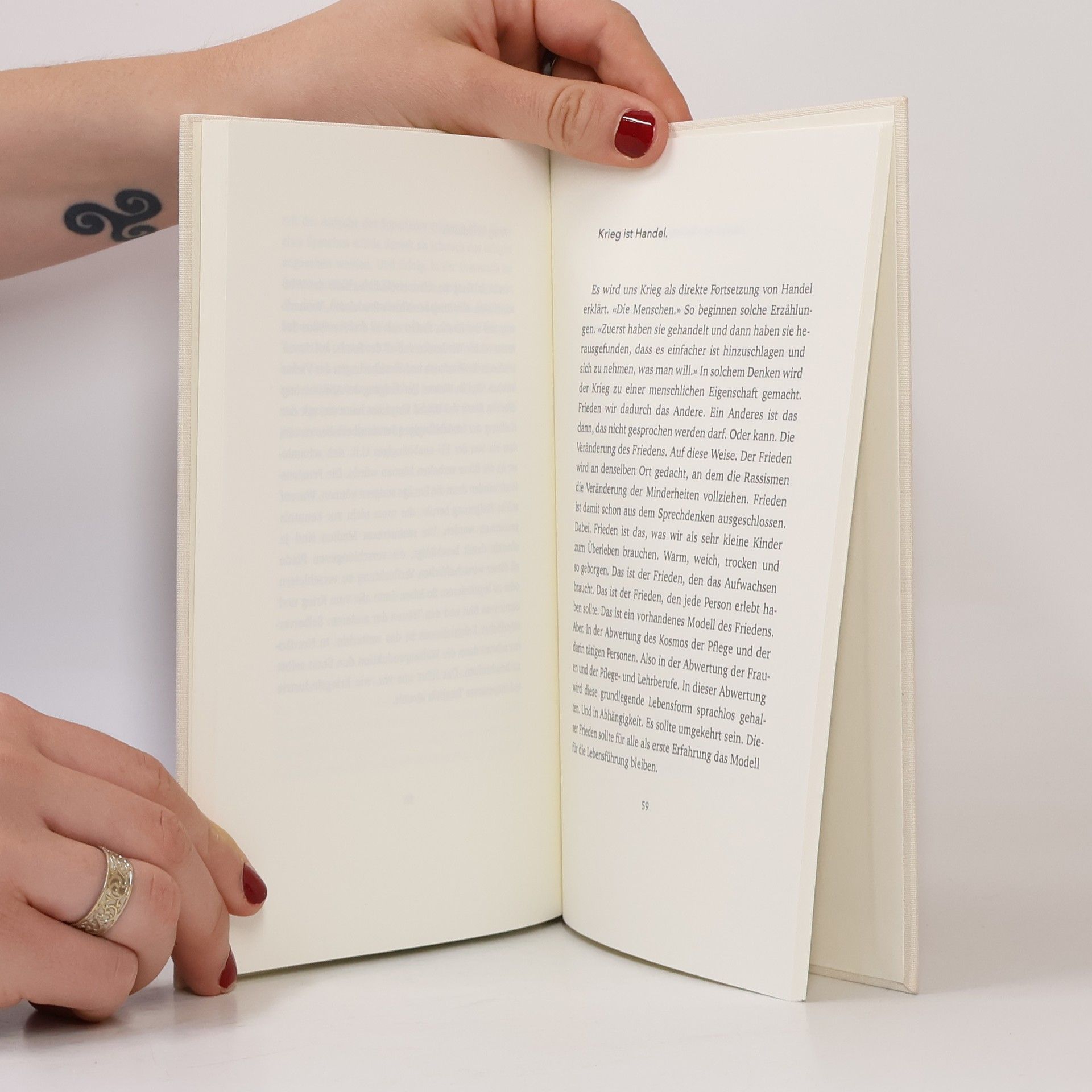 Marlene Streeruwitz Handbuch gegen den Krieg.