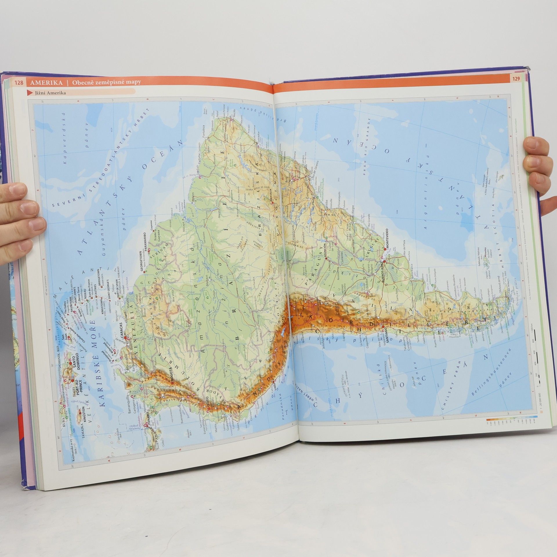 Autorenkollektiv Školní atlas světa