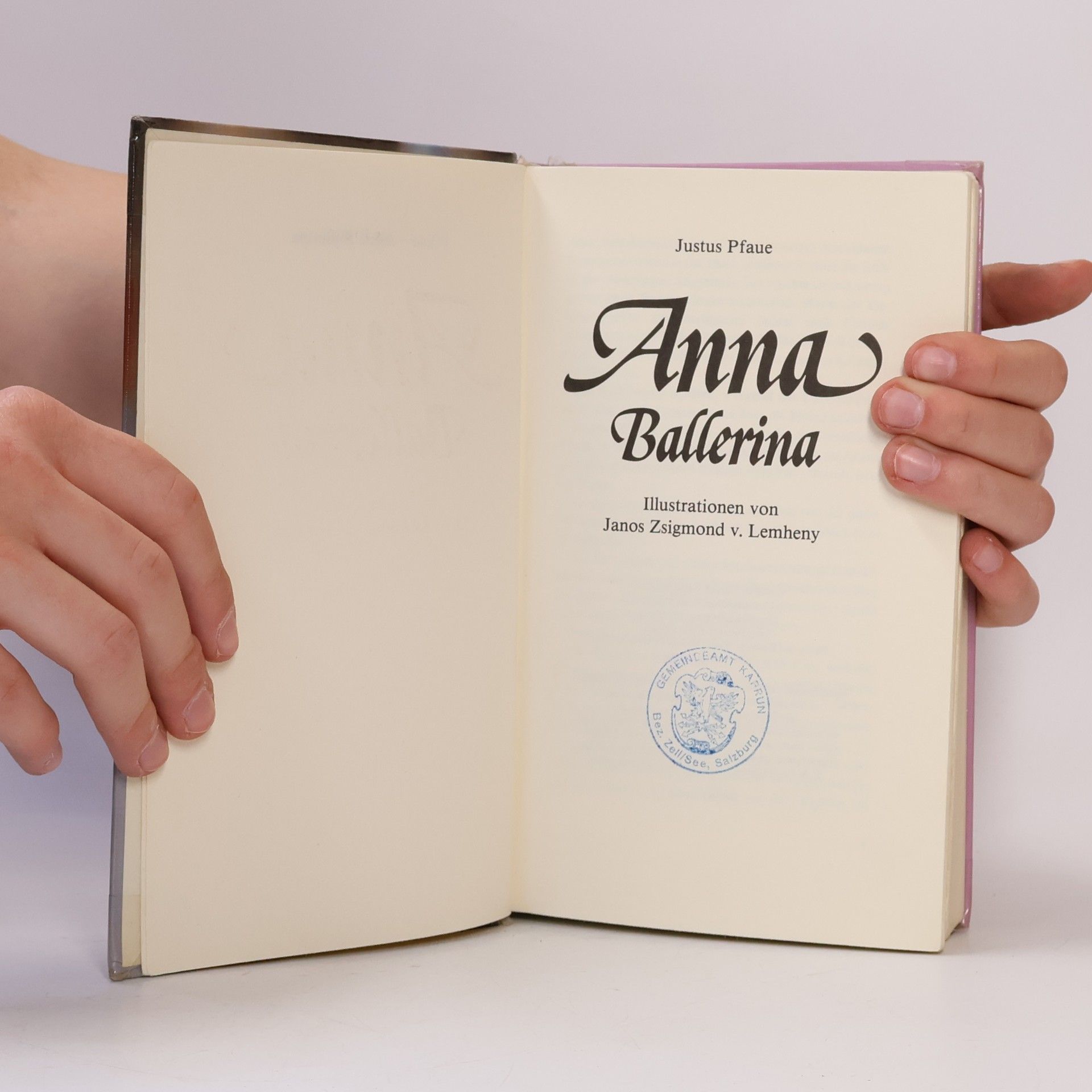 Justus Pfaue Anna