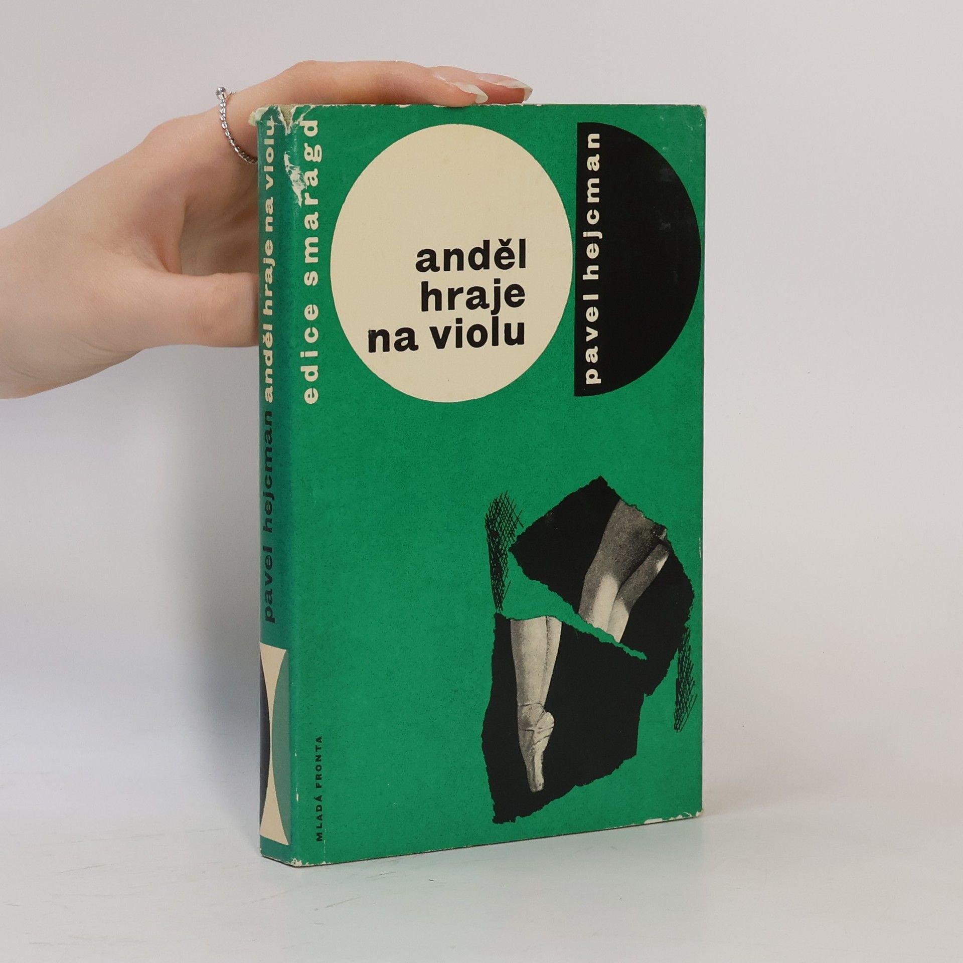 Anděl hraje na violu