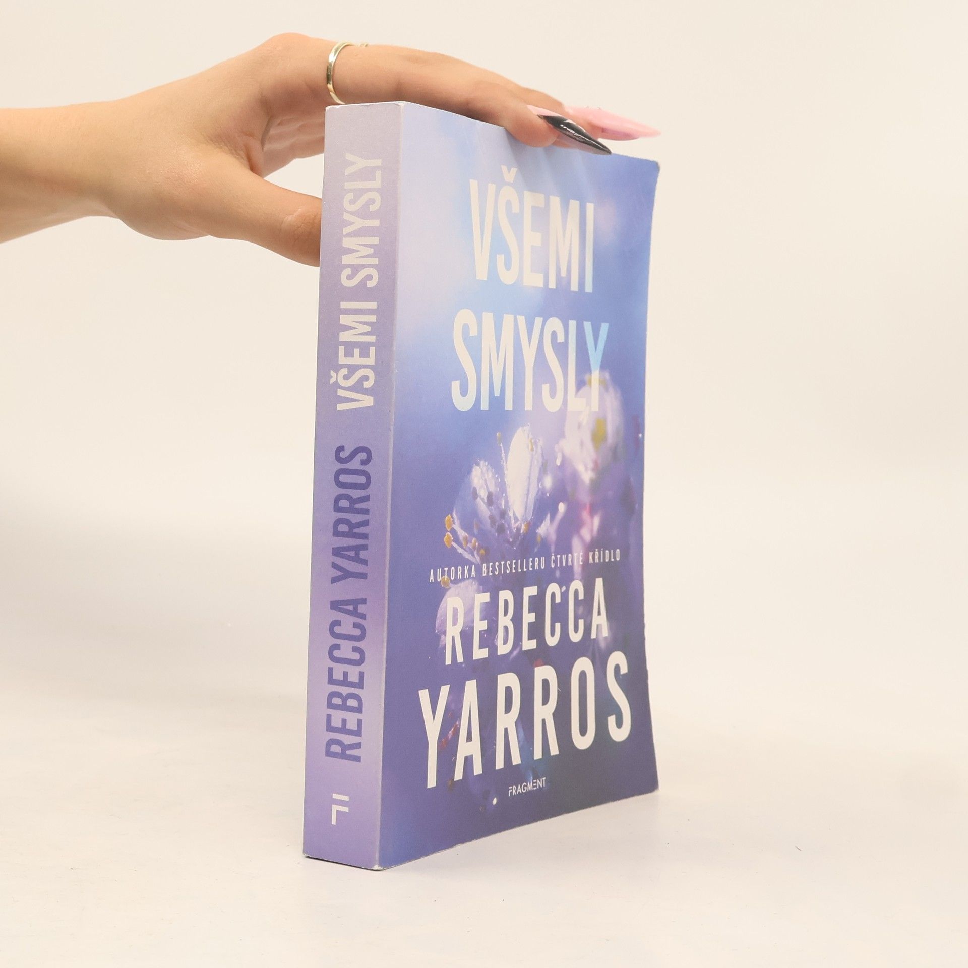 Rebecca Yarros Všemi smysly