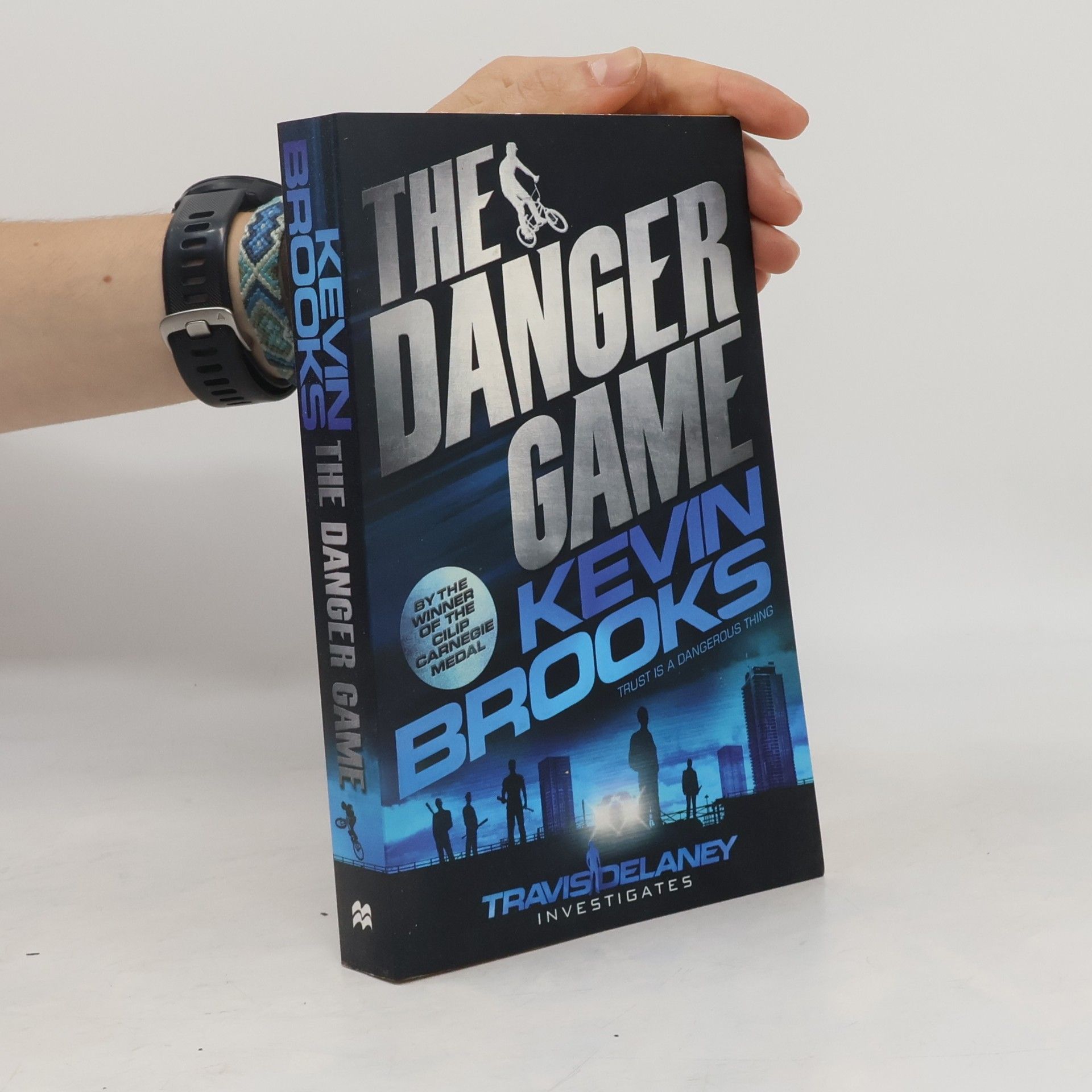 Kevin Brooks Travis Delaney - The Danger Game. Travis Delaney - Wem kannst du trauen?, englische Ausgabe