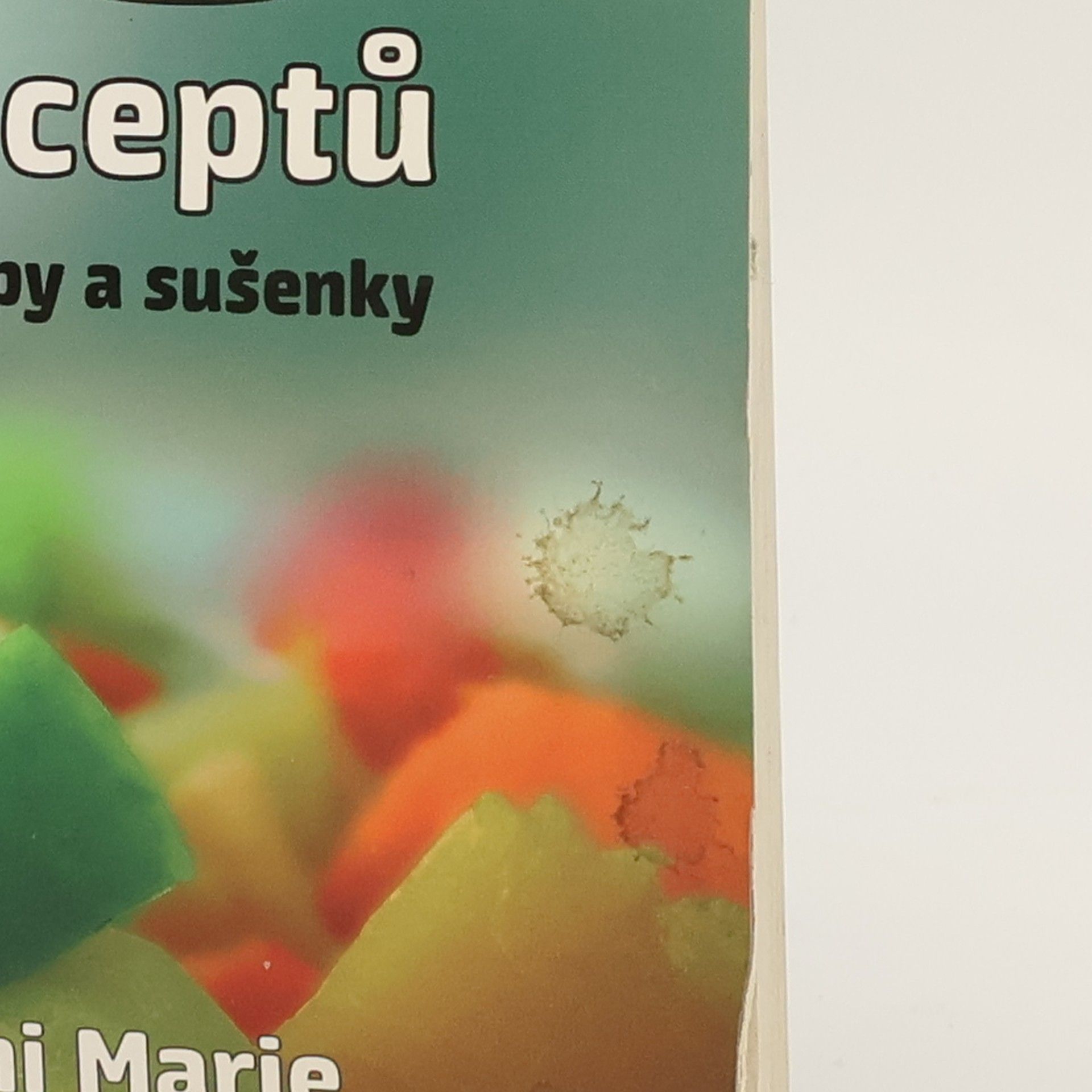 Celine Steen 500 veganských receptů. Ohromná paleta lahodných pokrmů od chilli a gulášů po koláče, nákypy a sušenky
