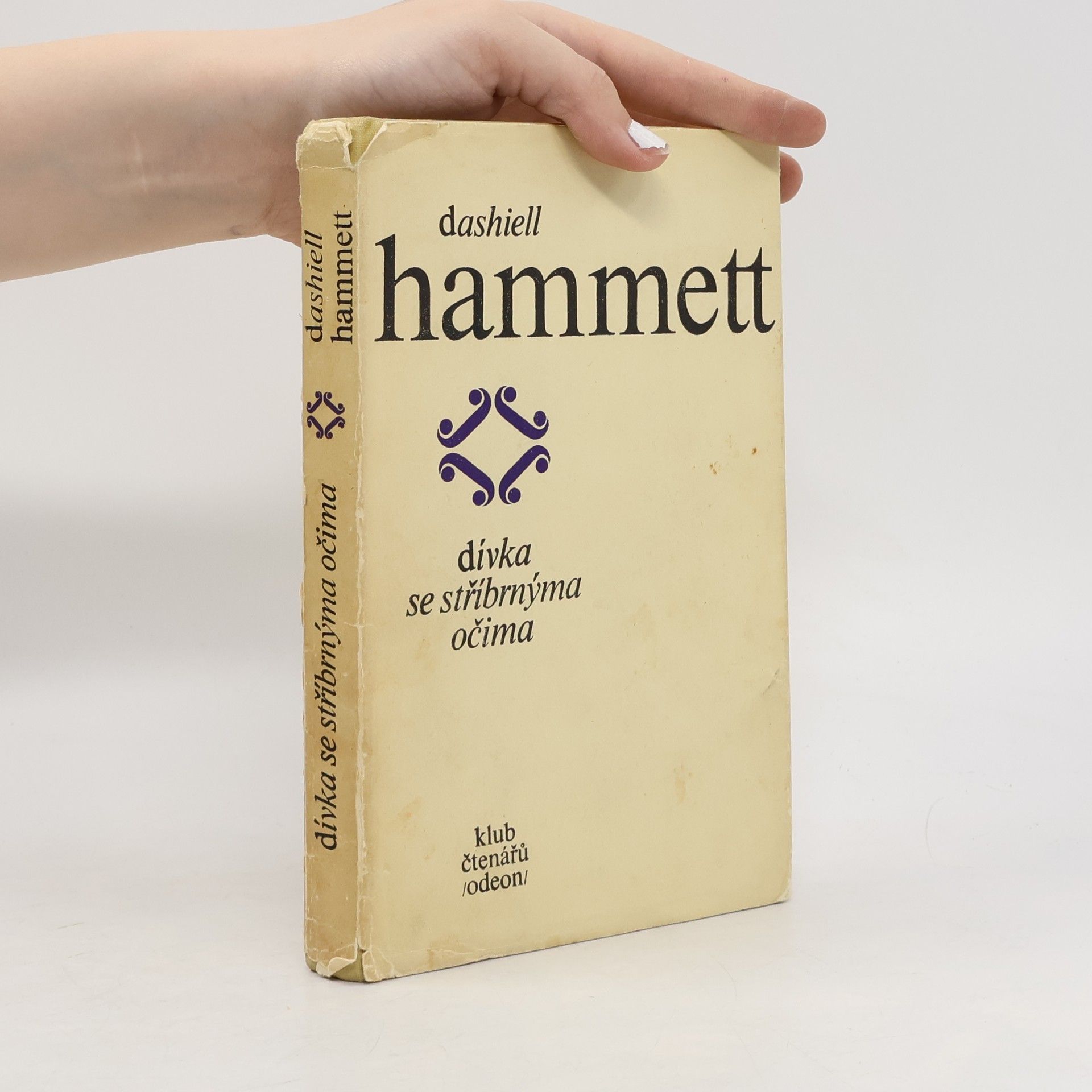 Dashiell Hammett Dívka se stříbrnýma očima