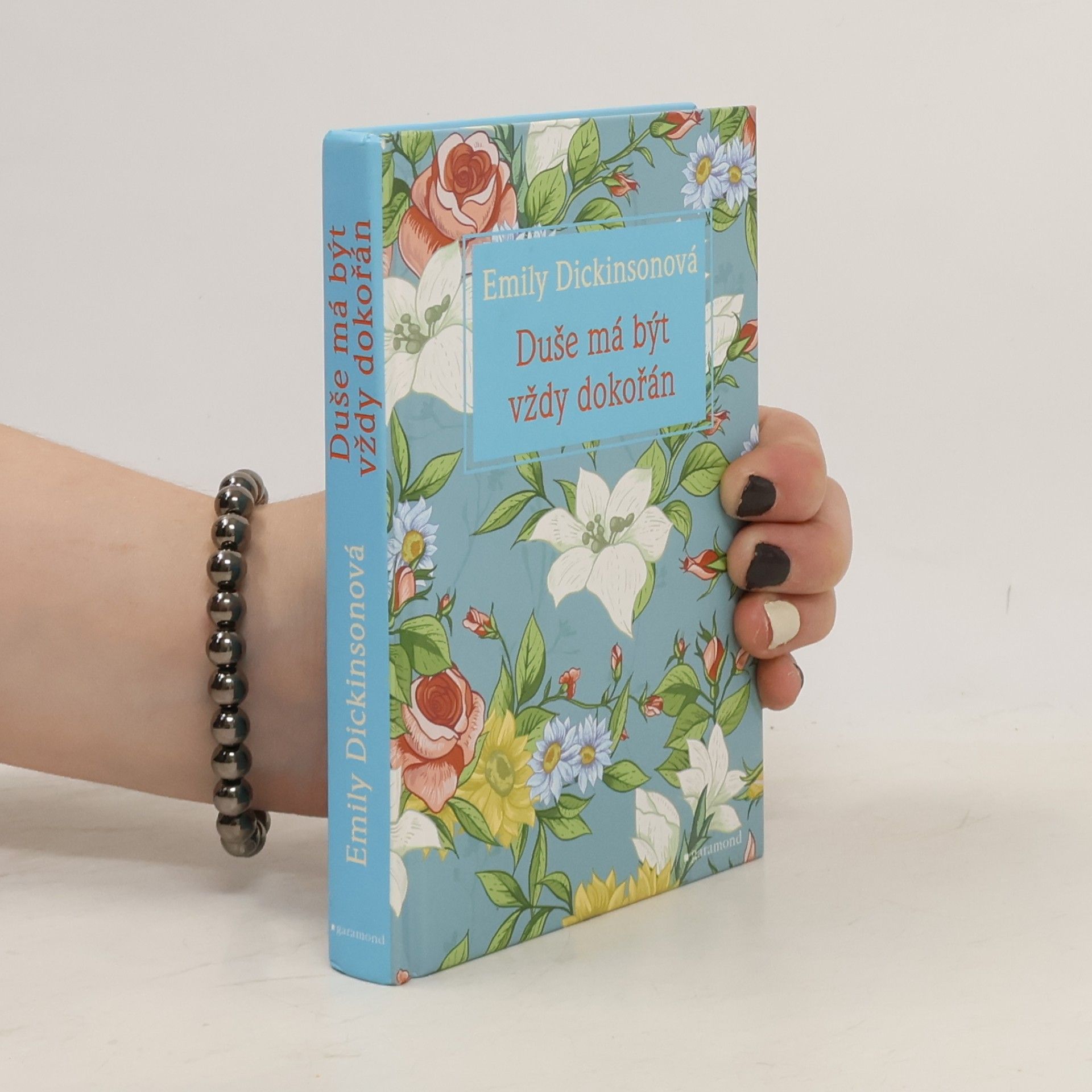 Emily Dickinson Duše má být vždy dokořán