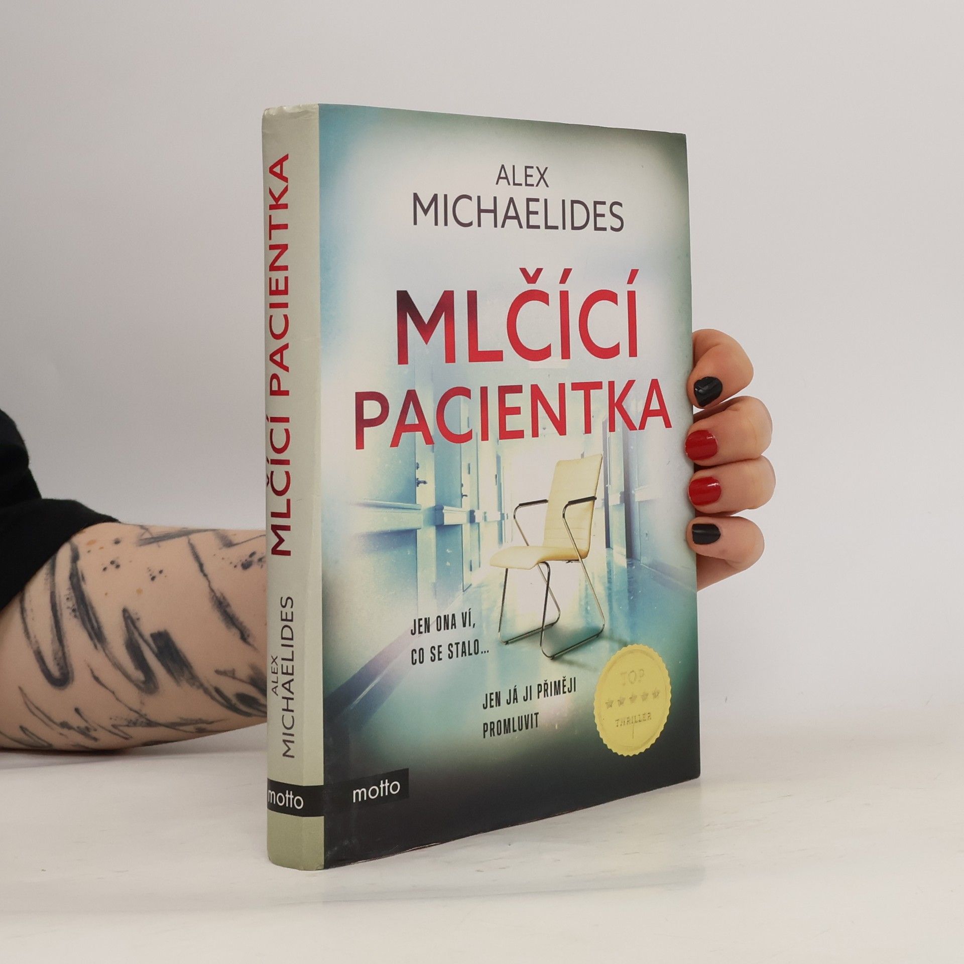 Alex Michaelides Mlčící pacientka