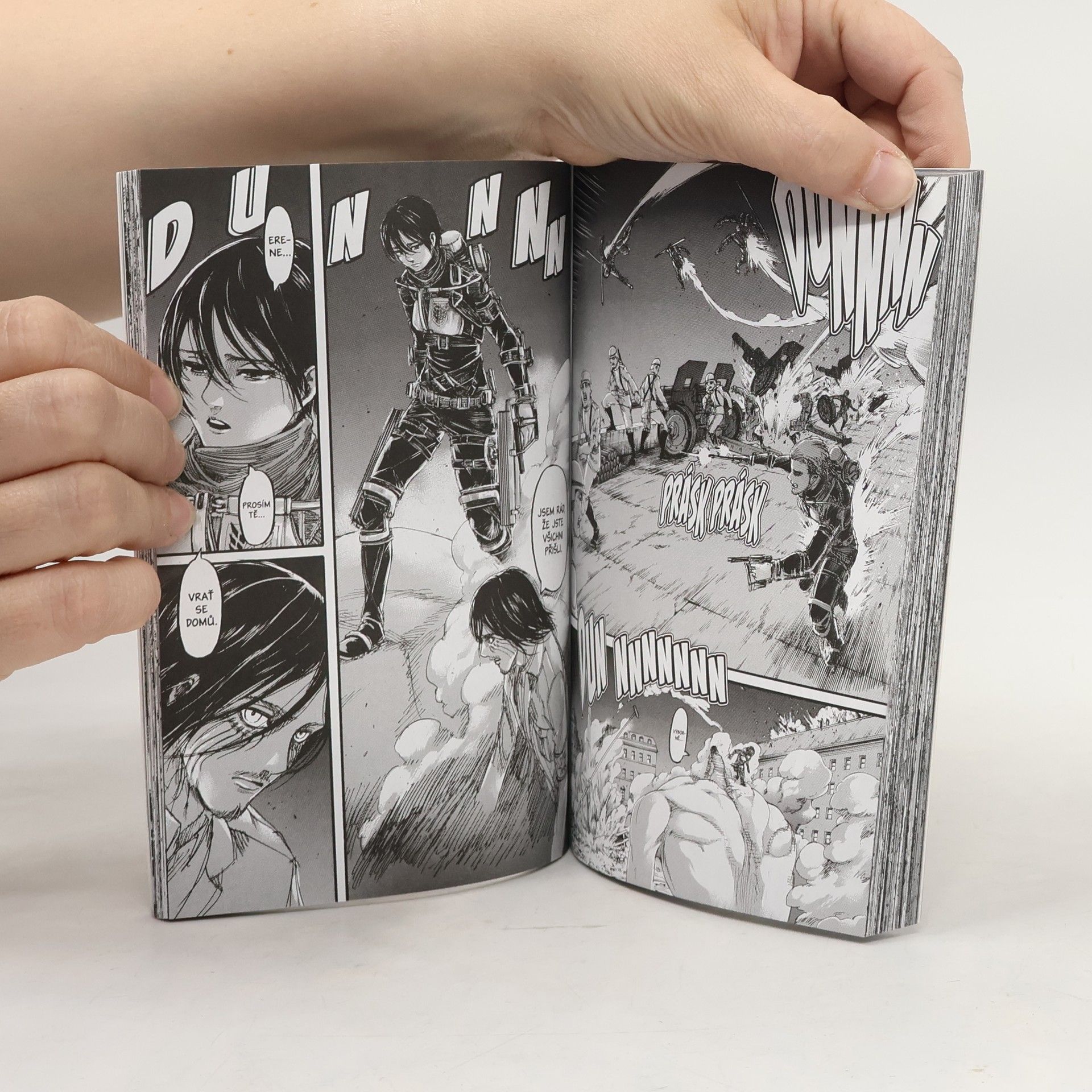 Hajime Isayama Útok titánů 25