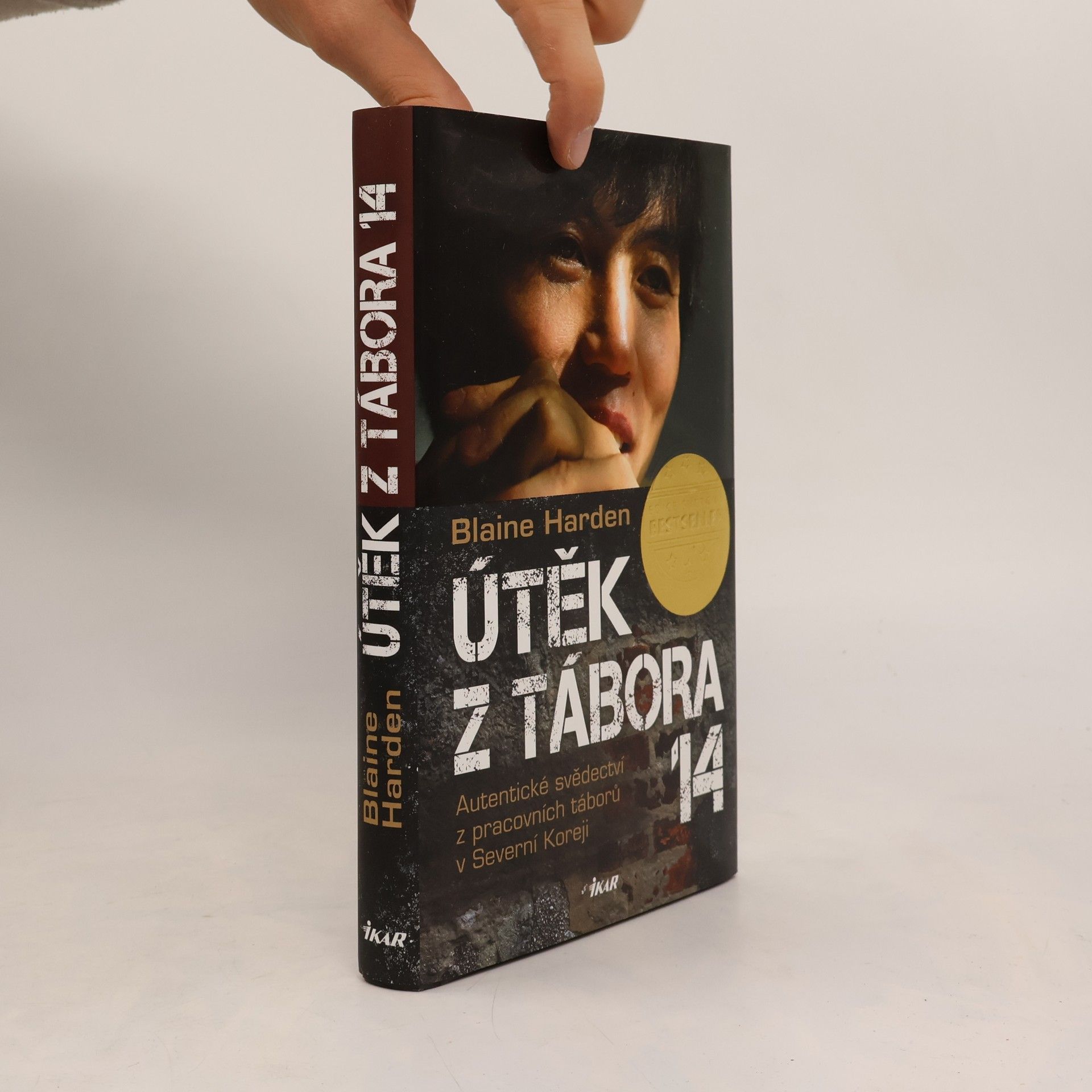 Blaine Harden Útěk z Tábora 14