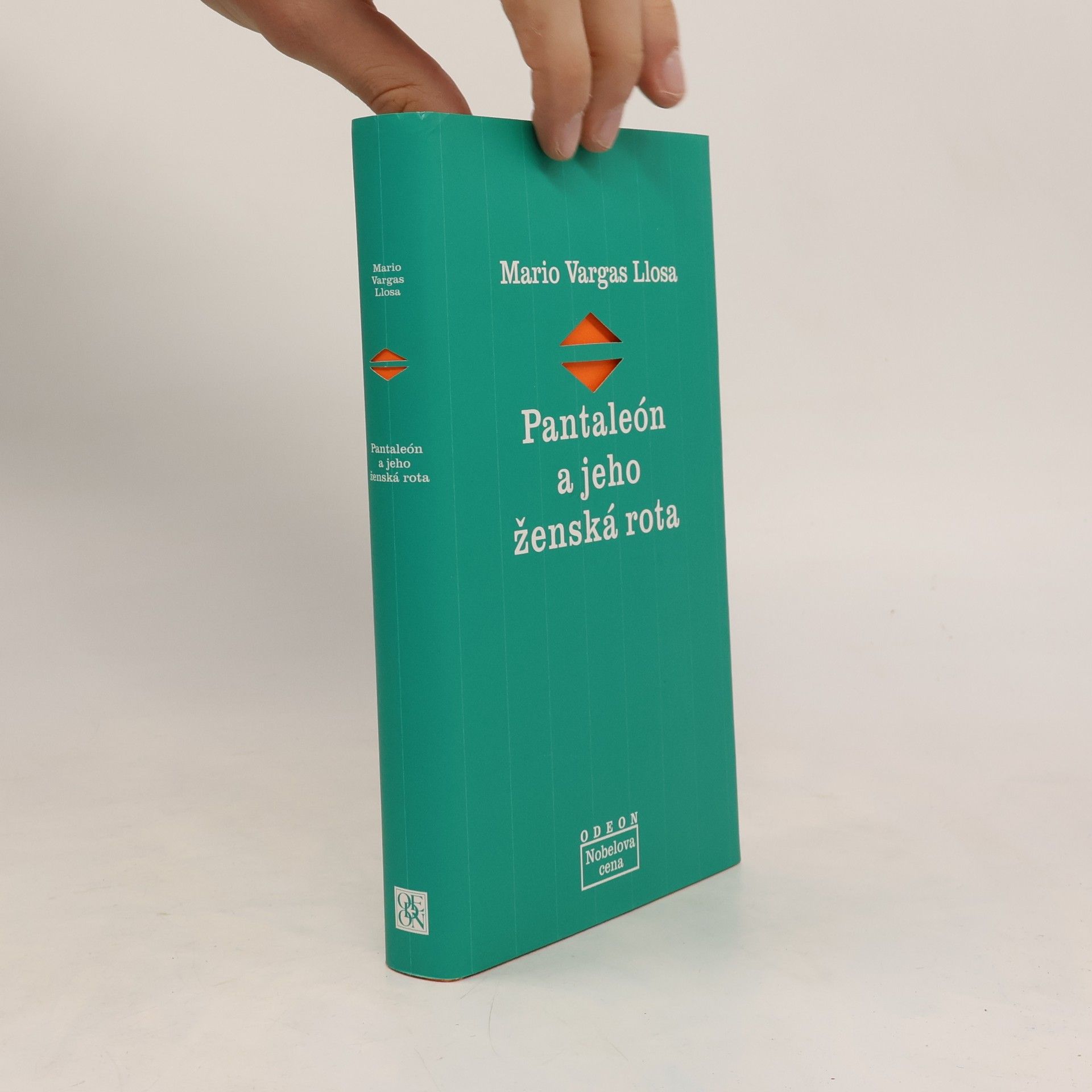 Mario Vargas Llosa Pantaleón a jeho ženská rota