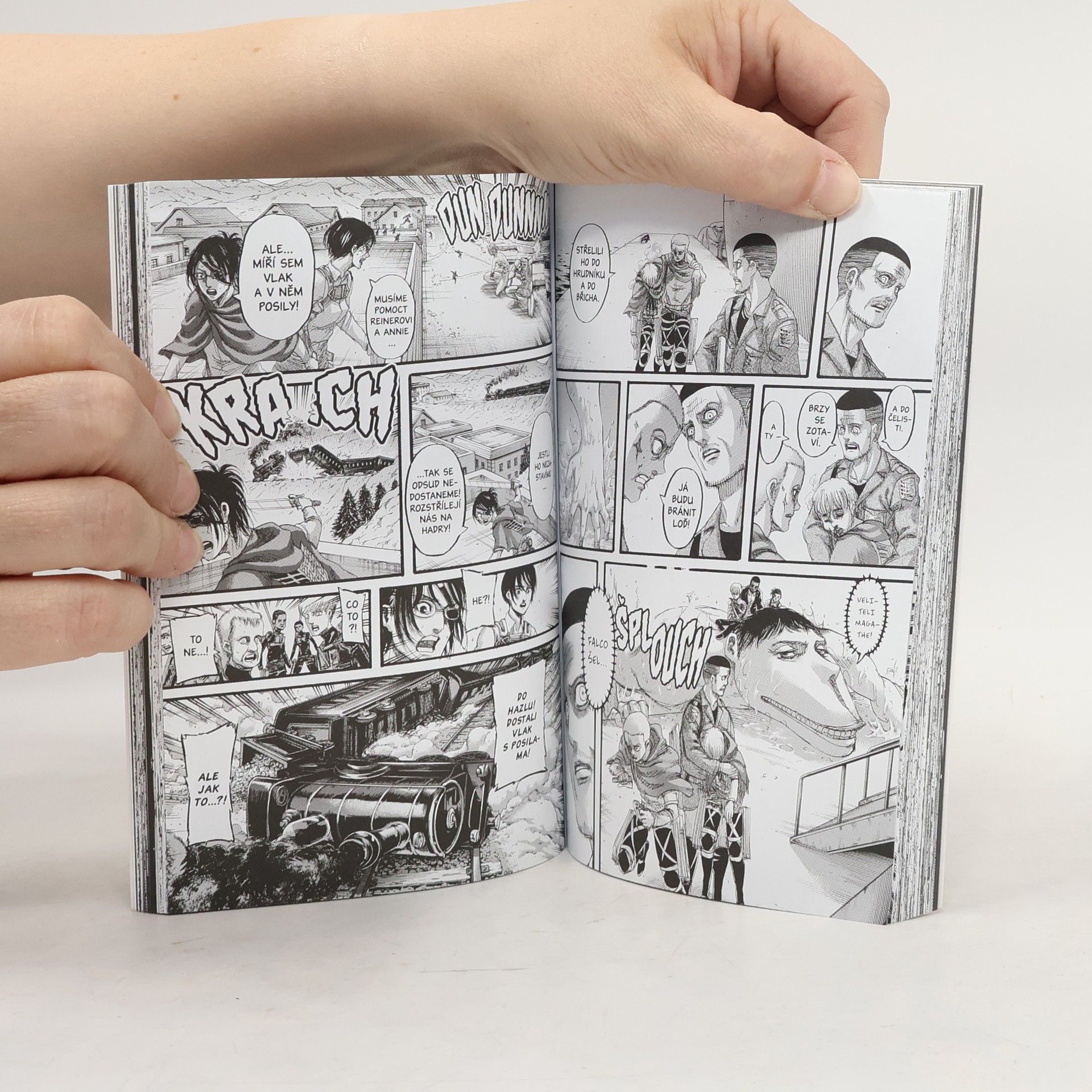 Hajime Isayama Útok titánů. 32