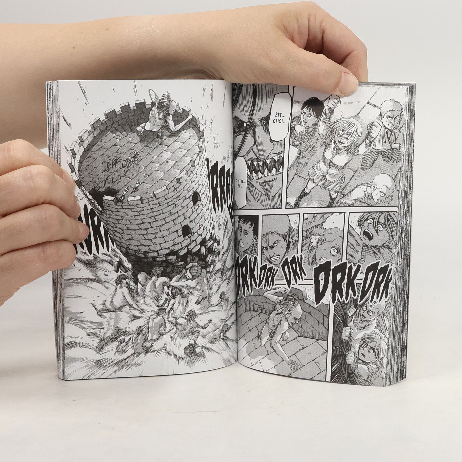 Hajime Isayama Útok titánů. 10