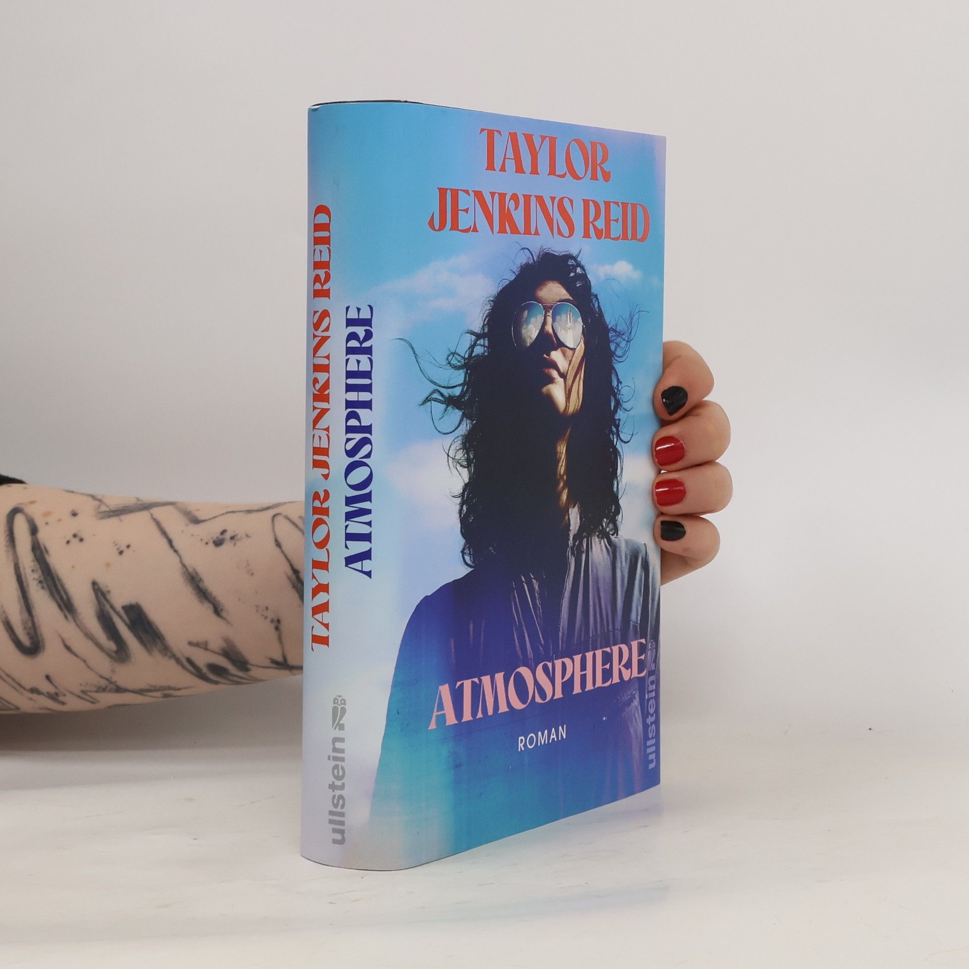 Taylor Jenkins Reid Atmosphere