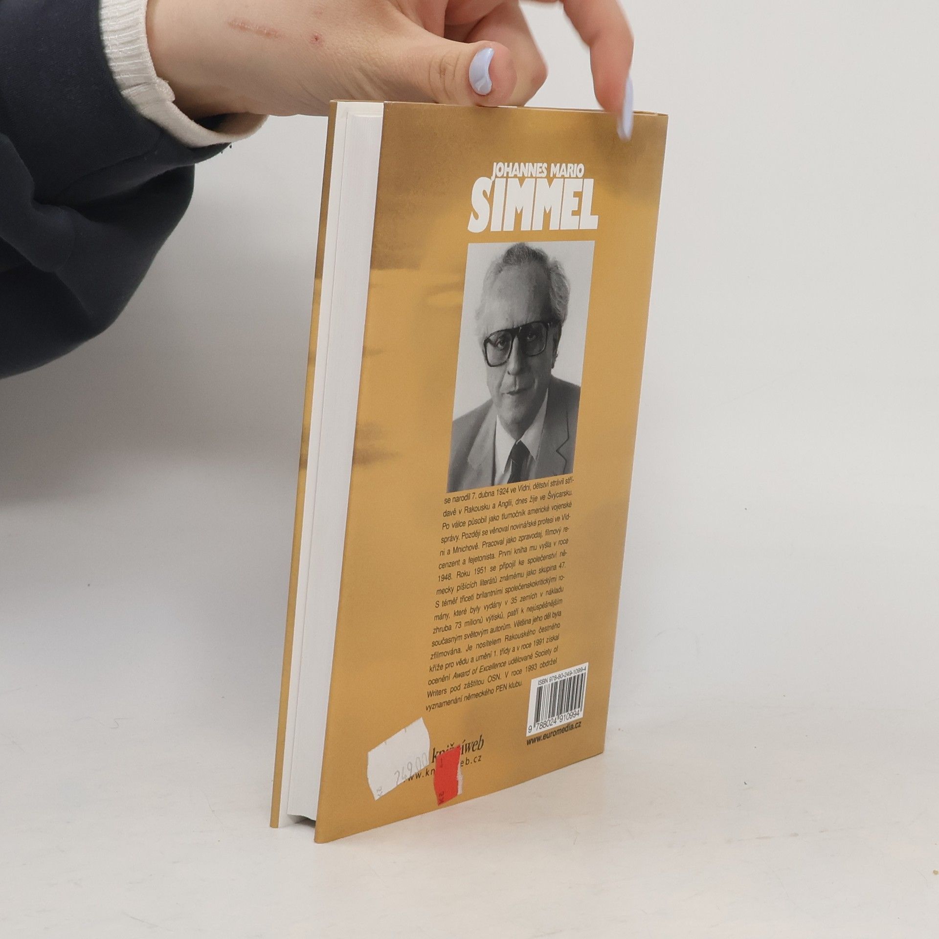 Johannes Mario Simmel Země zůstane ještě dlouho mladá