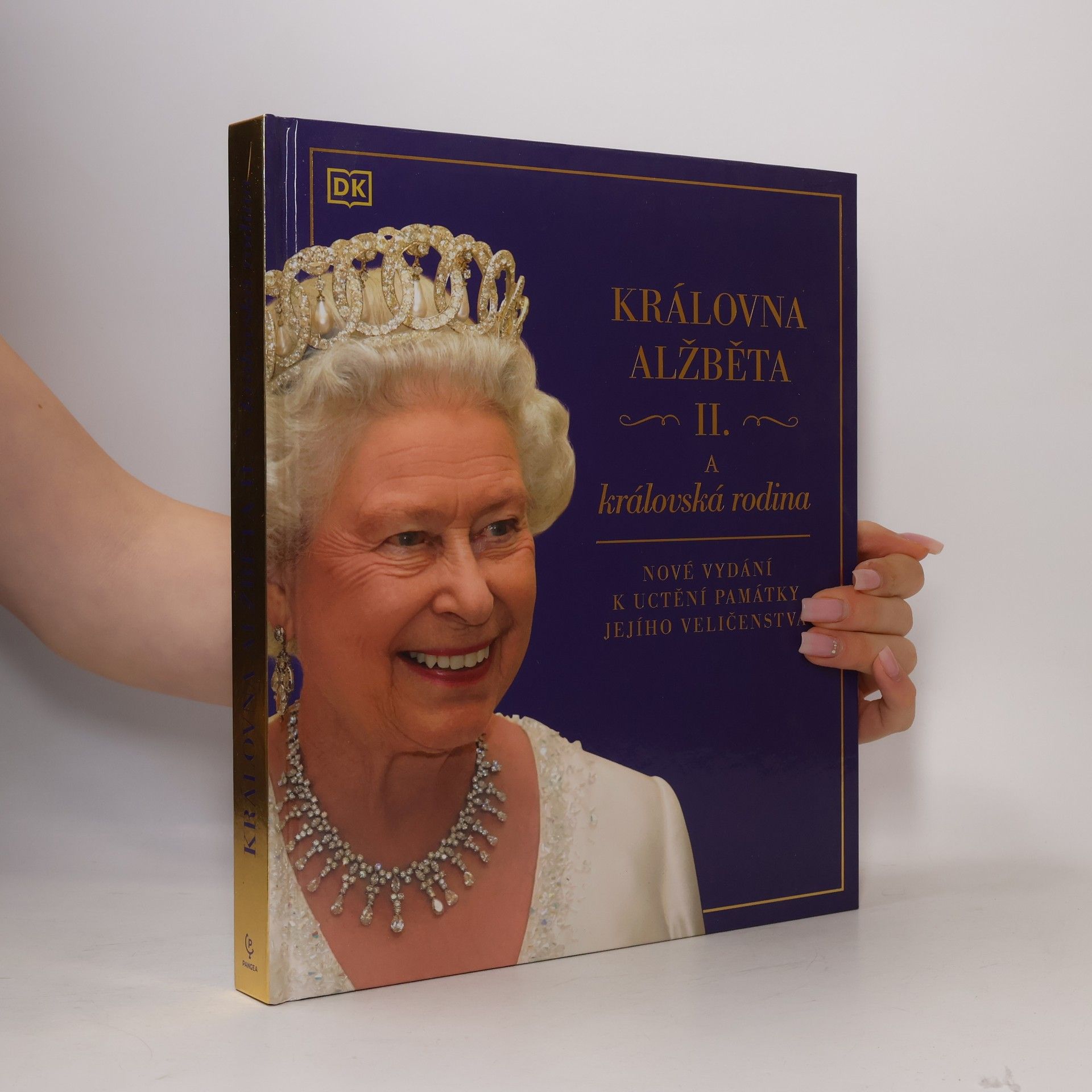 Dorling Kindersley Královna Alžběta II. a královská rodina