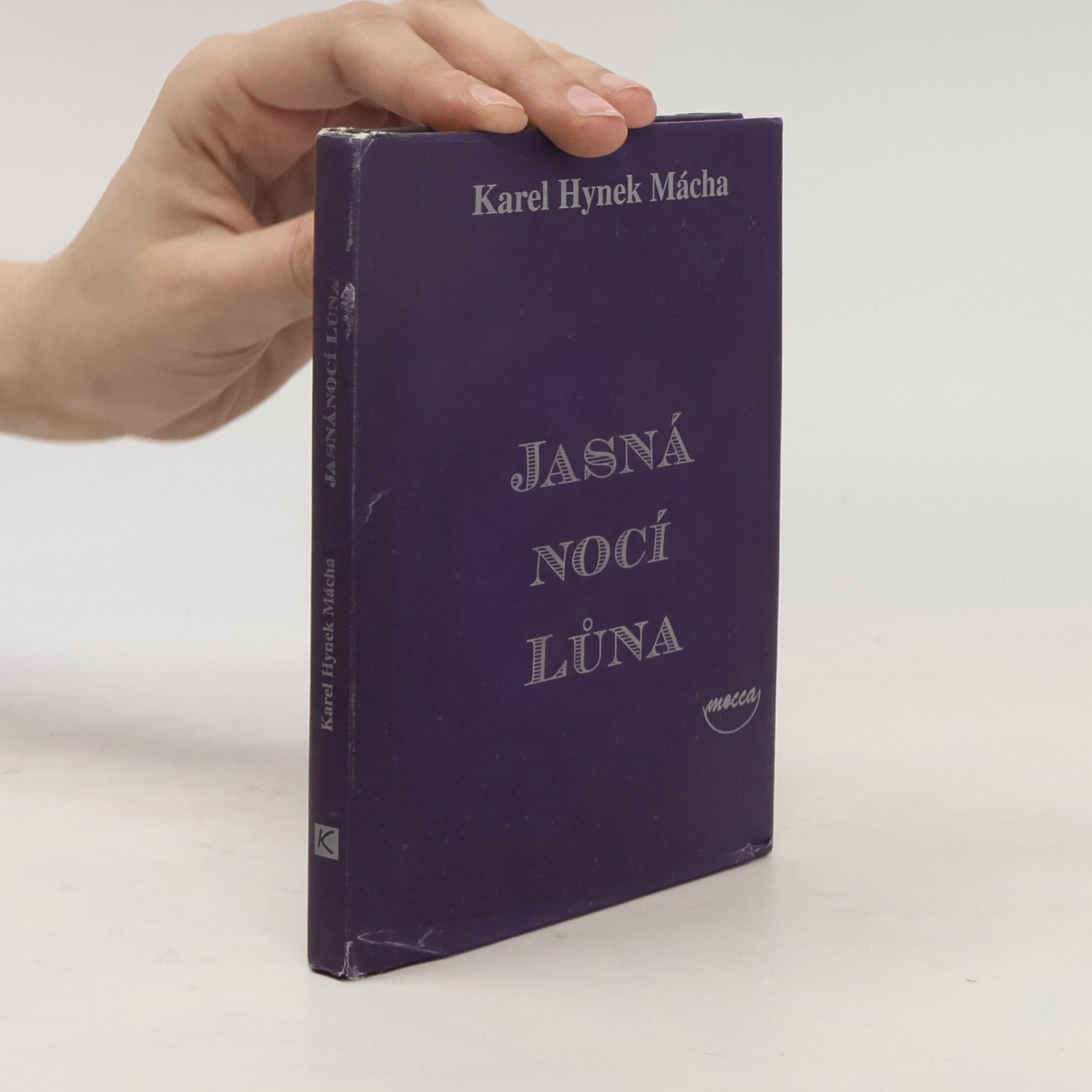 Jasná nocí lůna