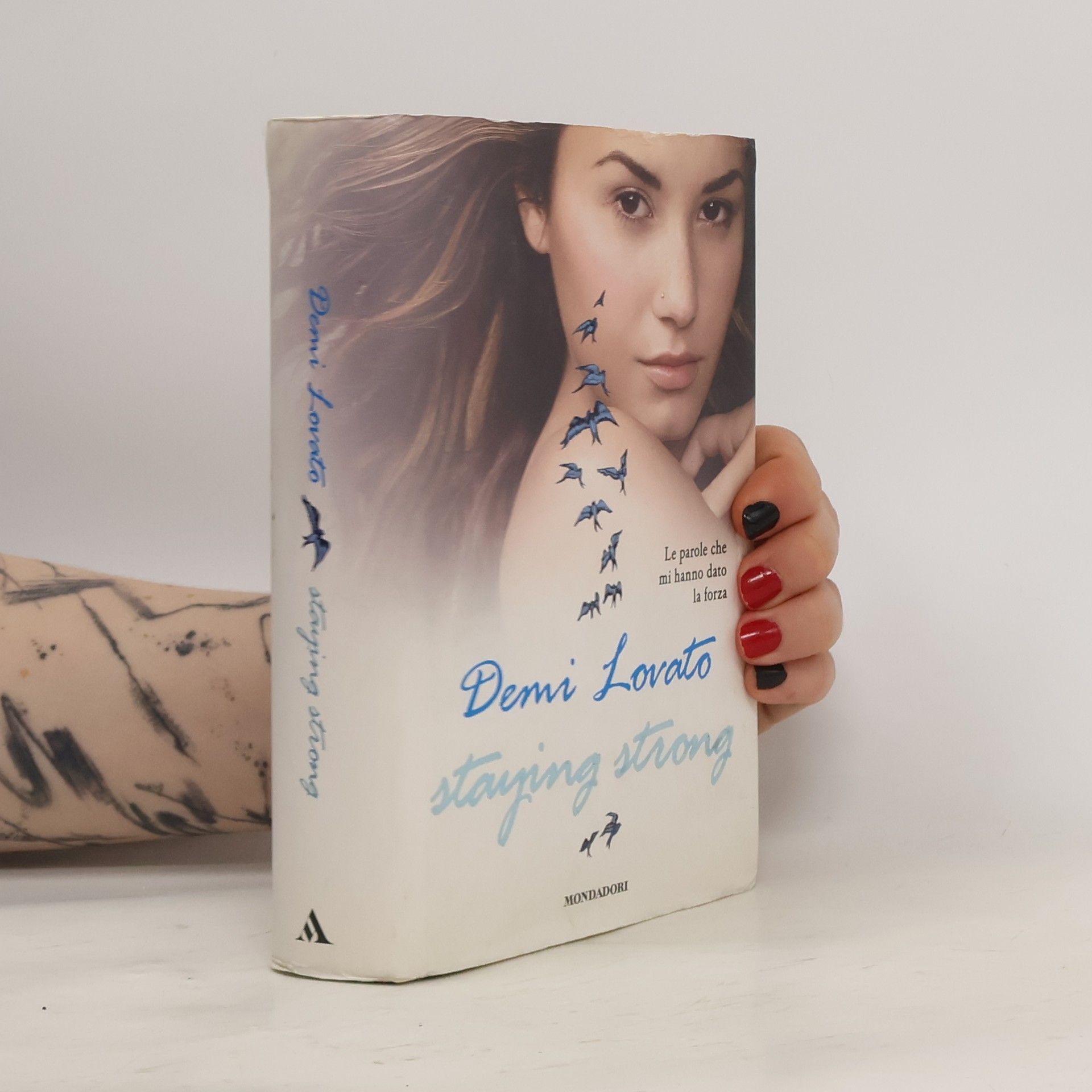 Demi Lovato Staying Strong (Ingrandimenti)