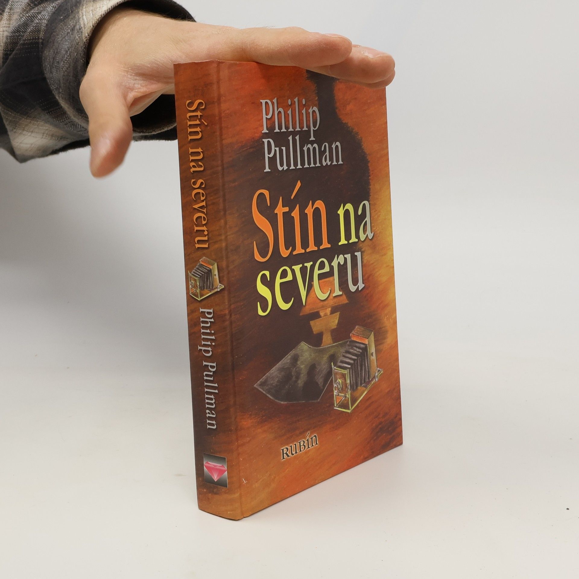 Philip Pullman Stín na severu