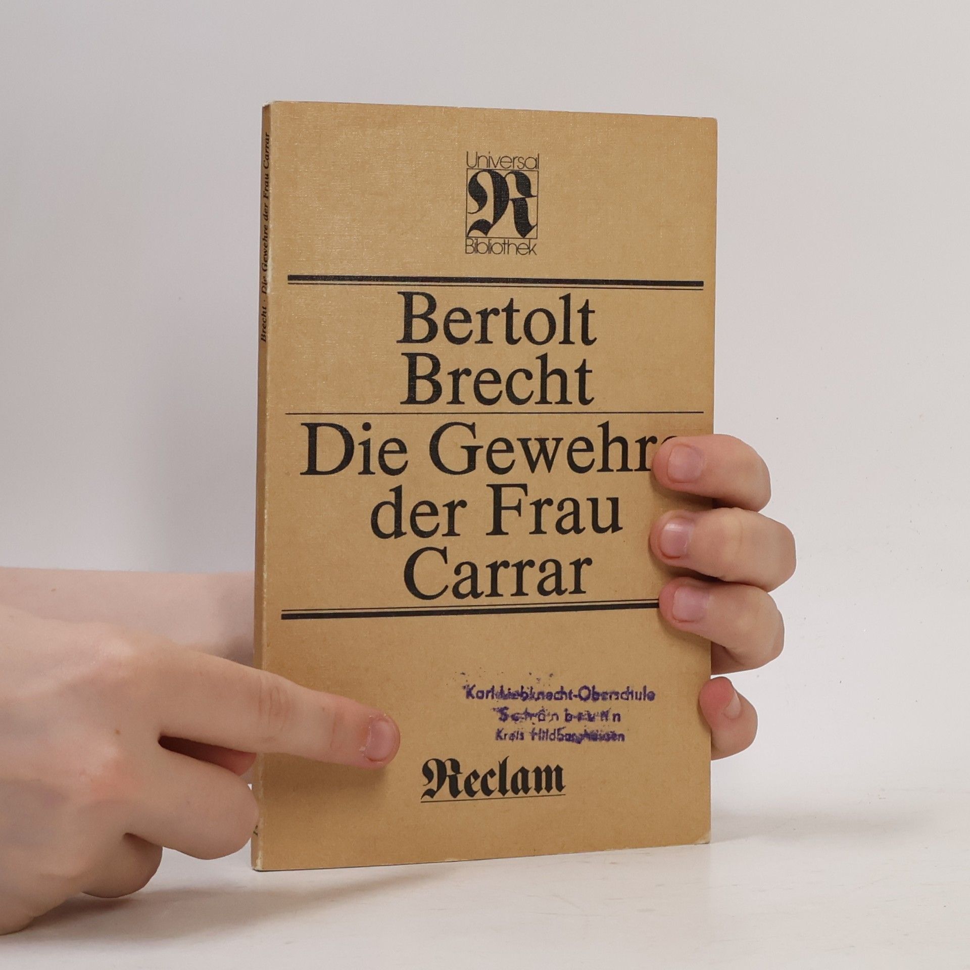 Bertolt Brecht Die Gewehre der Frau Carrar