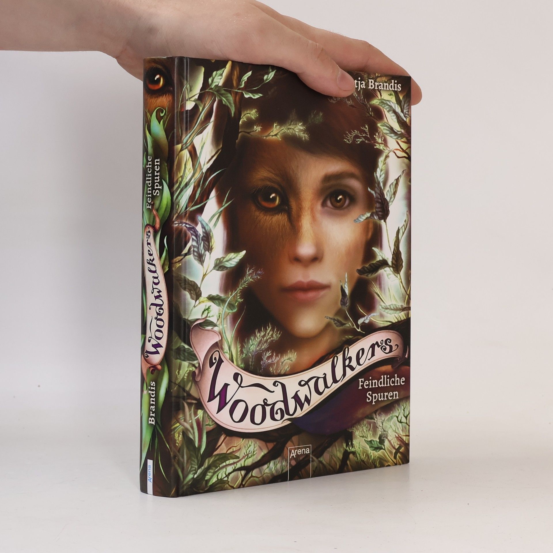 Katja Brandis Woodwalkers. Feindliche Spuren