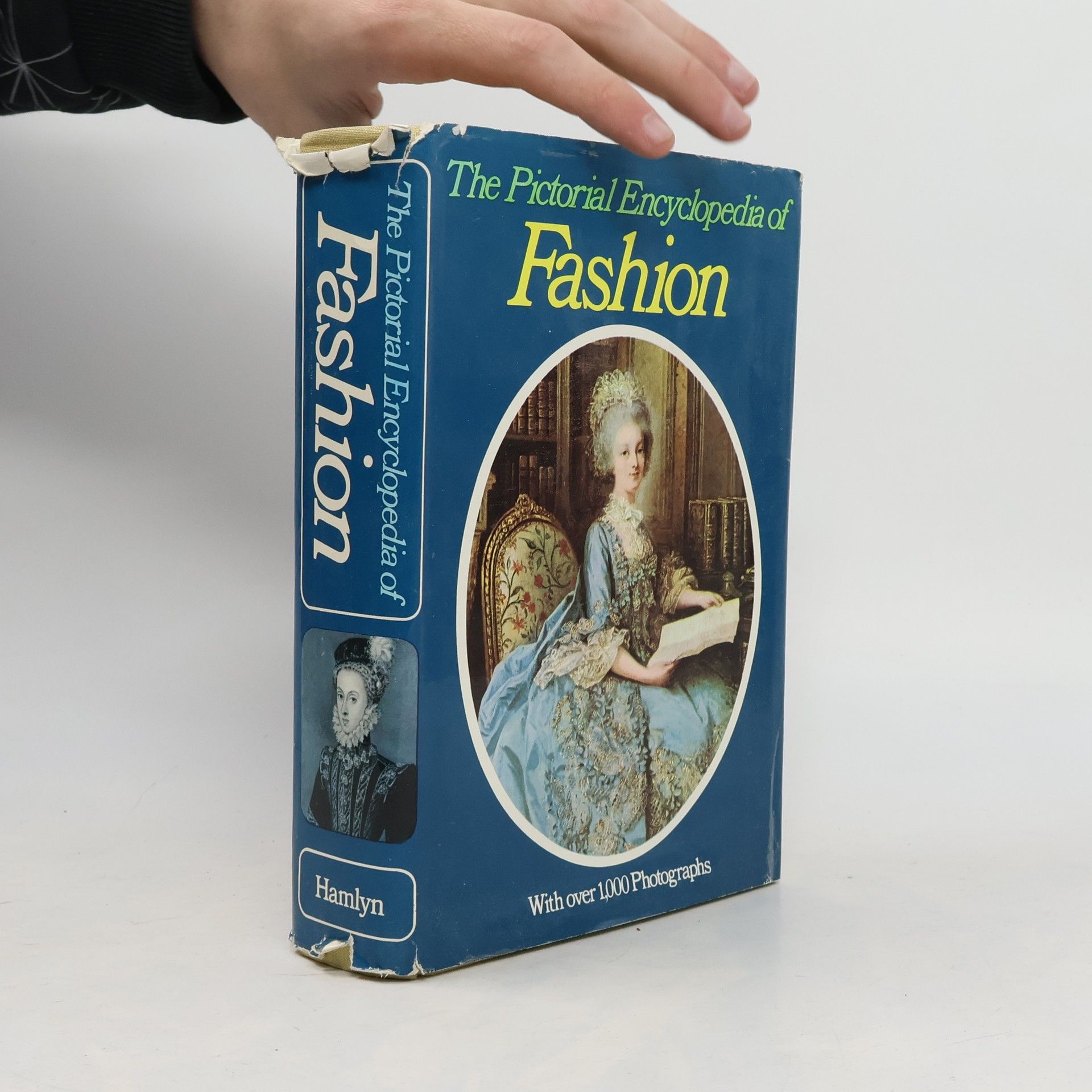 Ludmila Hartmannová Kybalová The pictorial encyclopedia of fashion Fashion