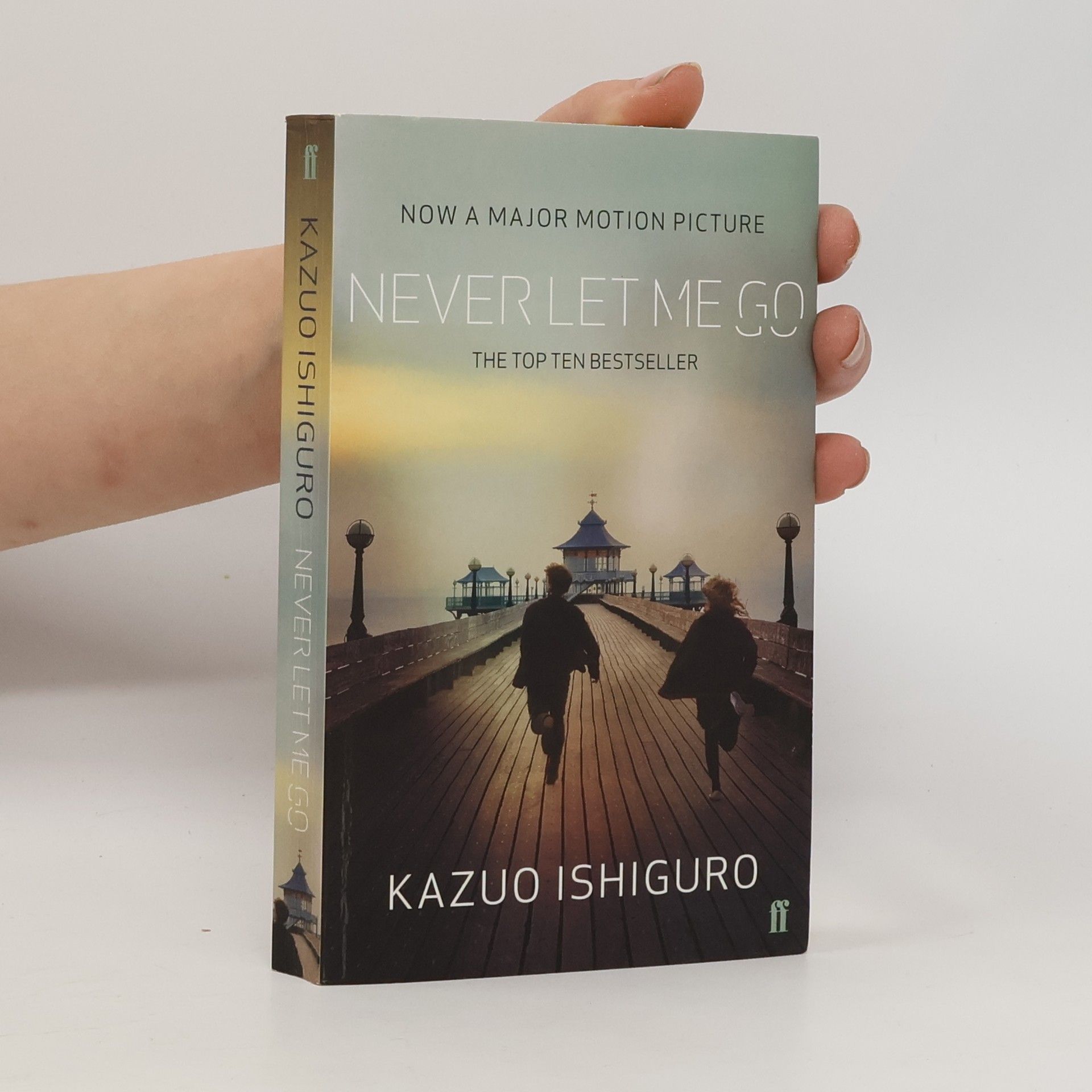 Kazuo Ishiguro Never Let Me Go