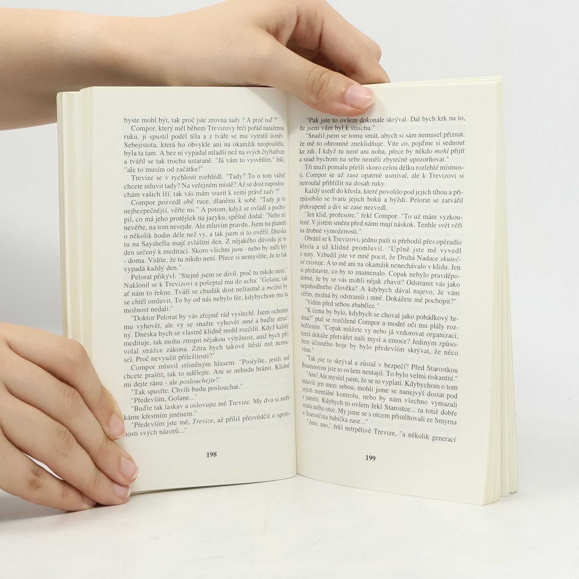 Isaac Asimov Nadace na hranicích