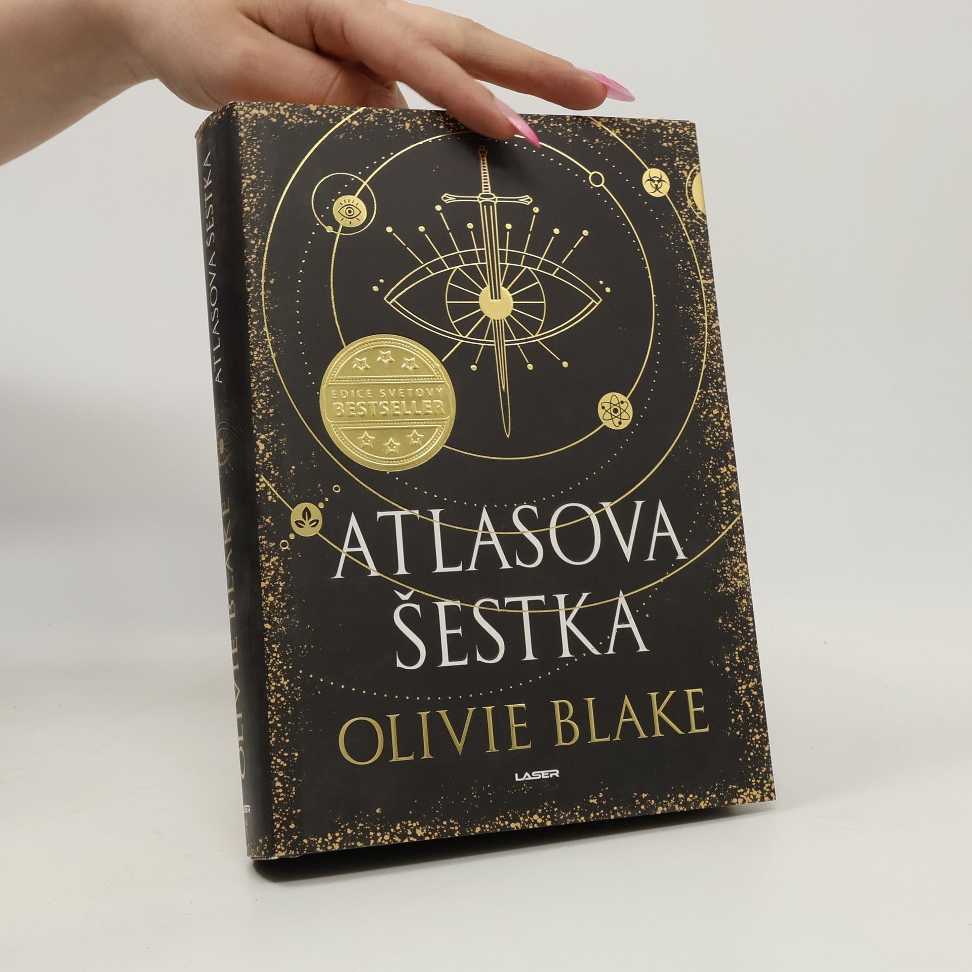Olivie Blake Atlasova šestka