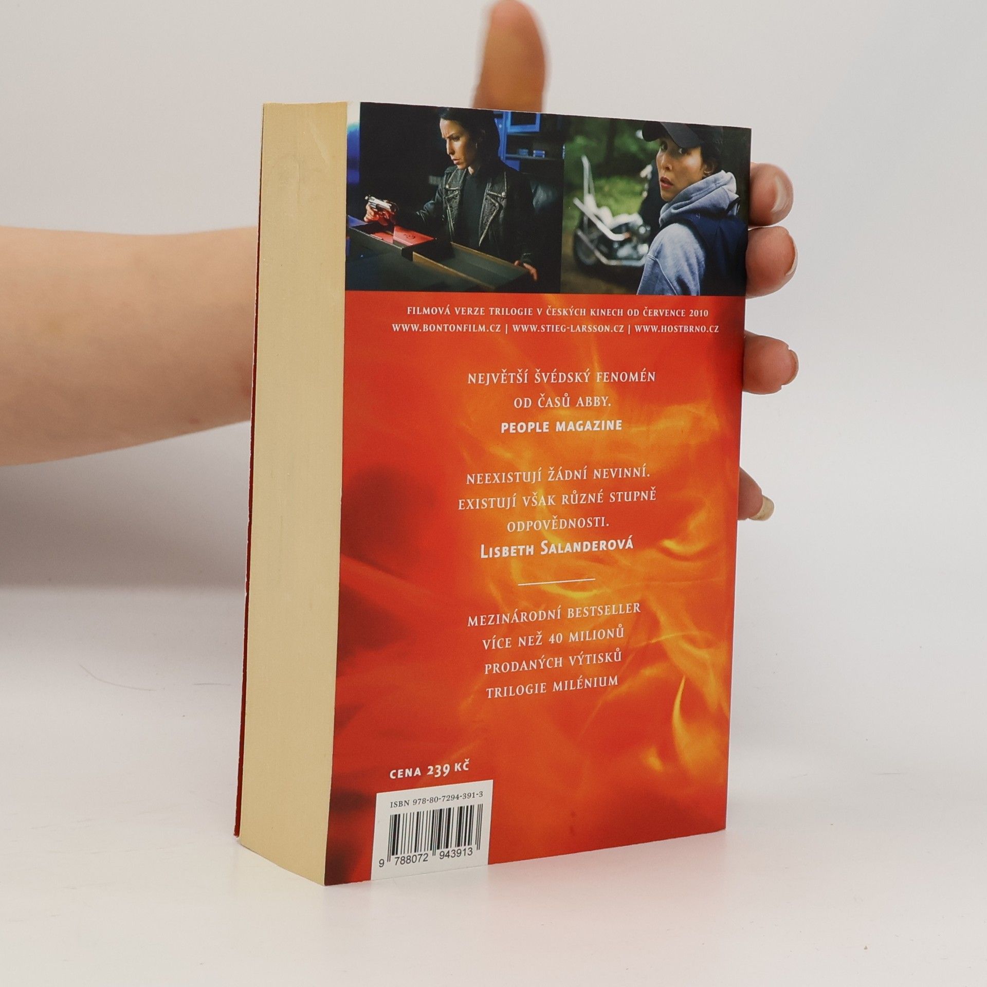 Stieg Larsson Dívka, která si hrála s ohněm
