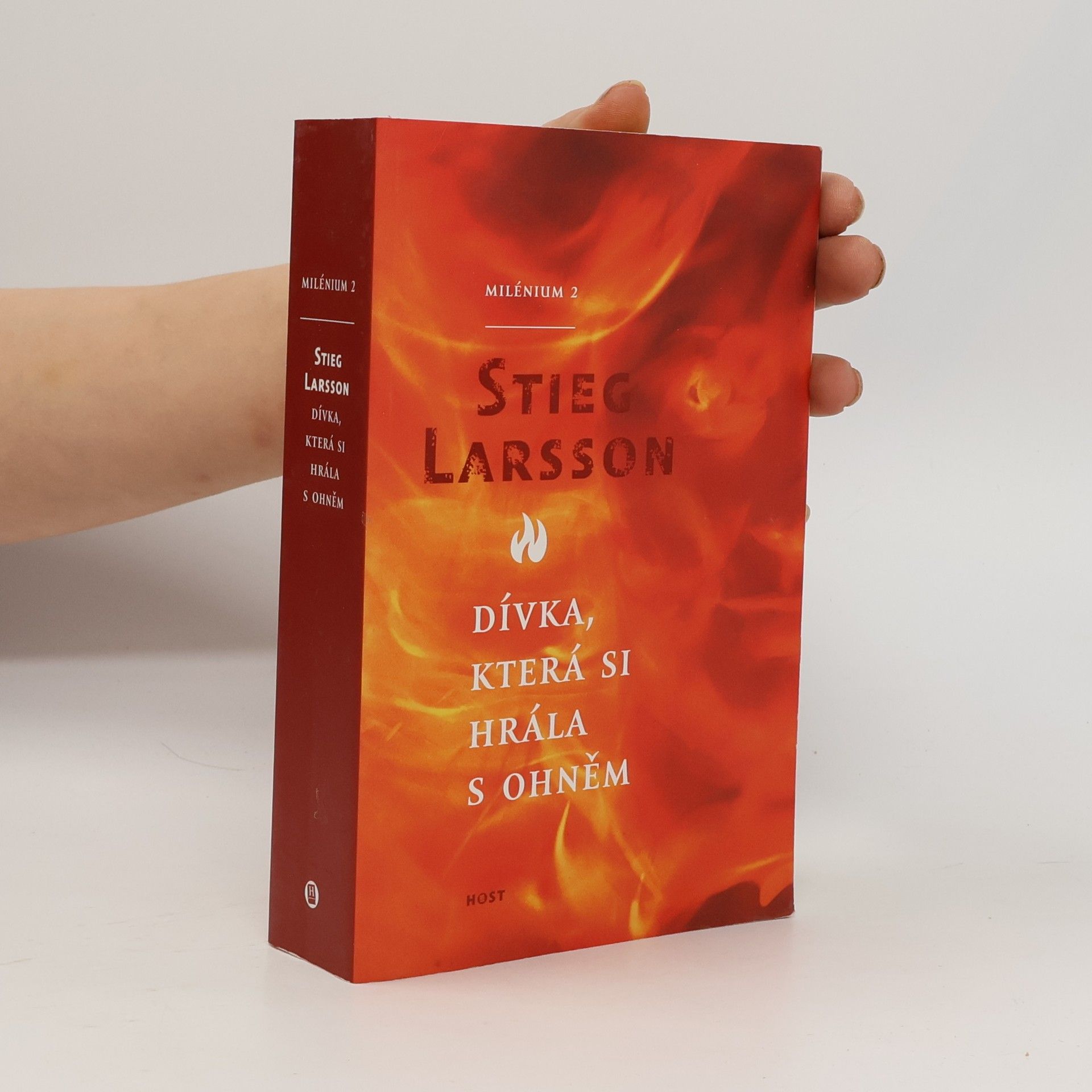 Stieg Larsson Dívka, která si hrála s ohněm